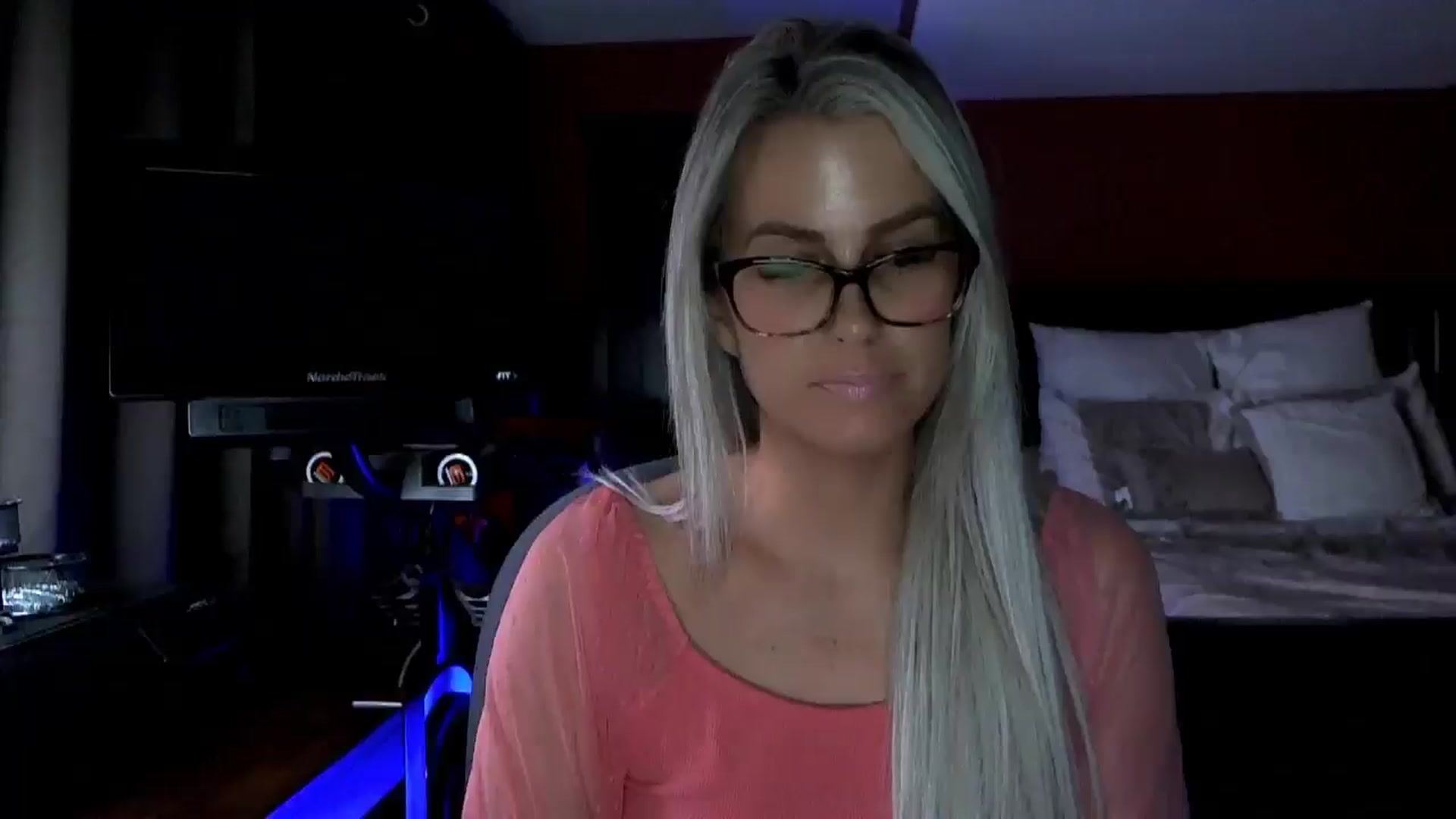 Gallery image thumbnail from Cora9's myfreecams stream on, 01/09/2026, 05:32 image 1 of 20