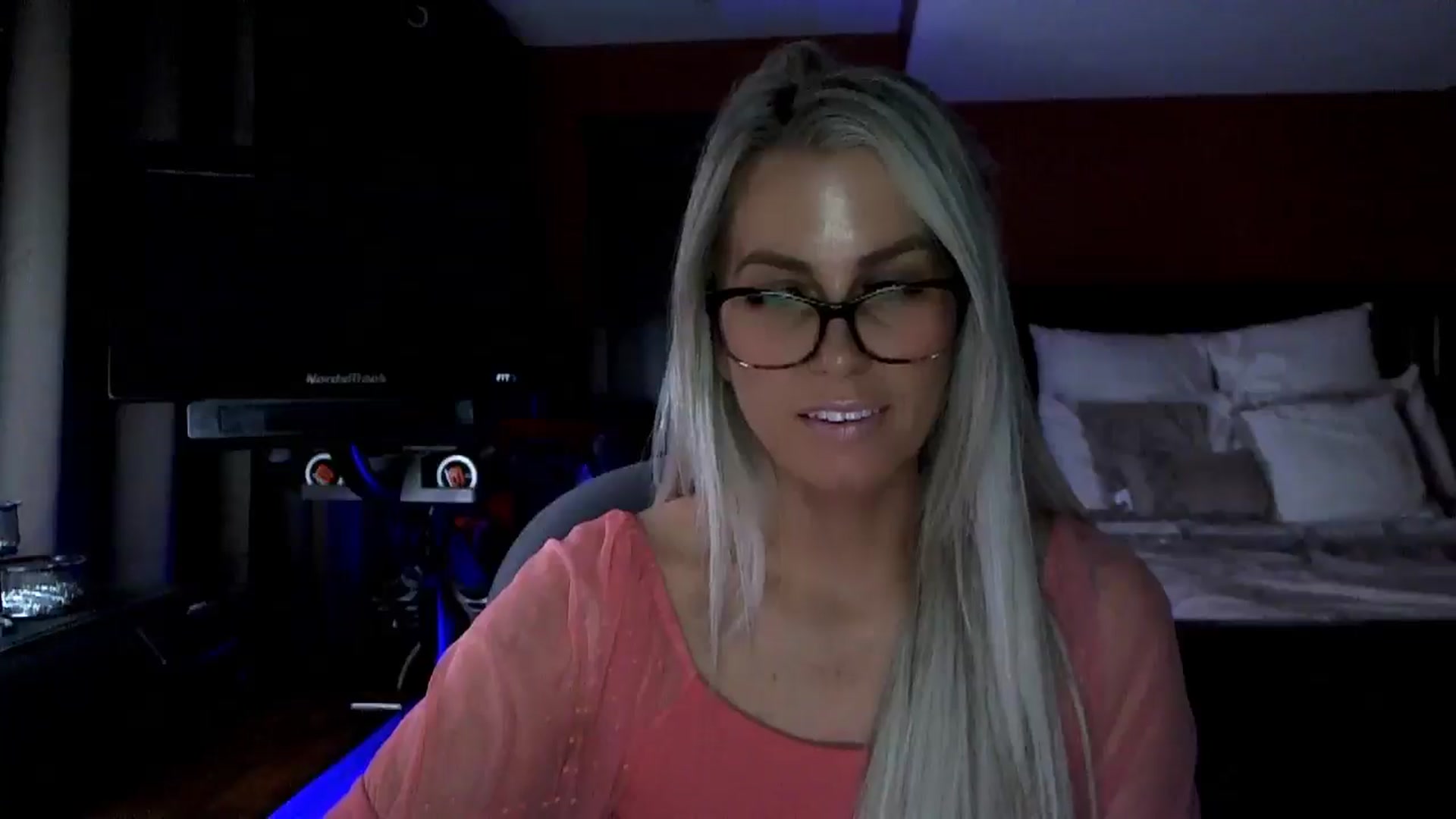 Gallery image thumbnail from Cora9's myfreecams stream on, 01/09/2026, 05:32 image 16 of 20