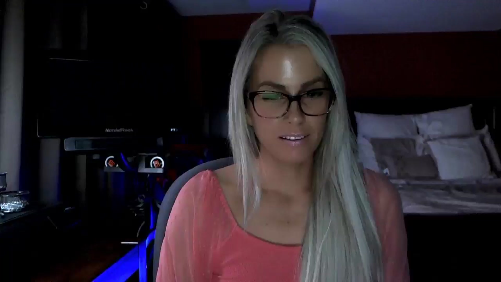 Gallery image thumbnail from Cora9's myfreecams stream on, 01/09/2026, 05:32 image 7 of 20