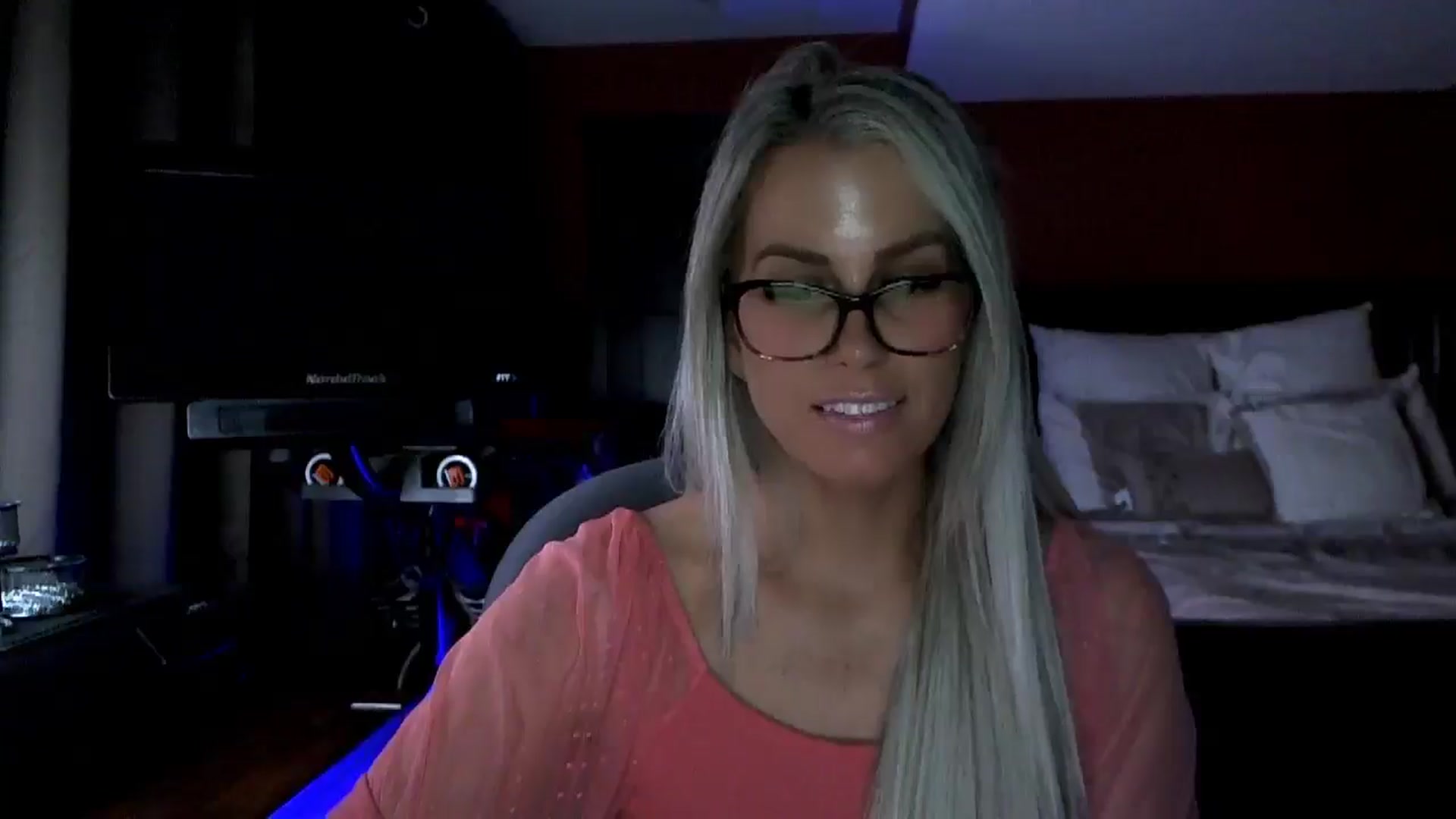 Gallery image thumbnail from Cora9's myfreecams stream on, 01/09/2026, 05:32 image 18 of 20