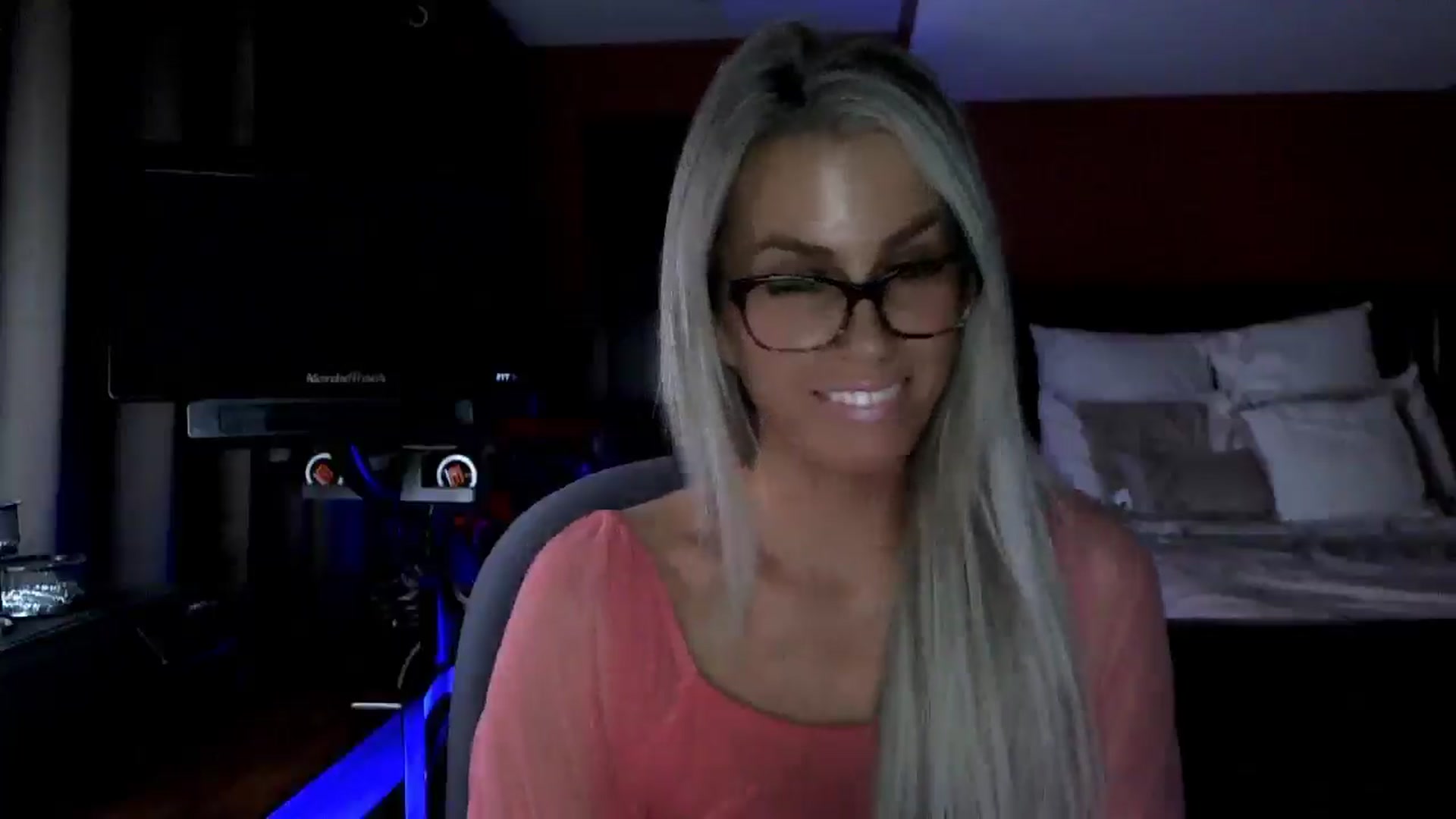 Gallery image thumbnail from Cora9's myfreecams stream on, 01/09/2026, 05:32 image 8 of 20