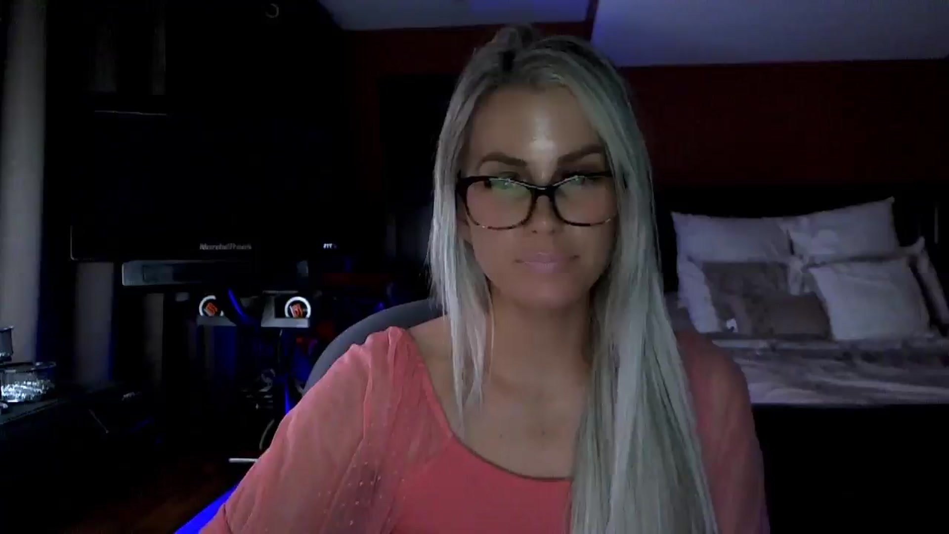 Gallery image thumbnail from Cora9's myfreecams stream on, 01/09/2026, 05:32 image 10 of 20