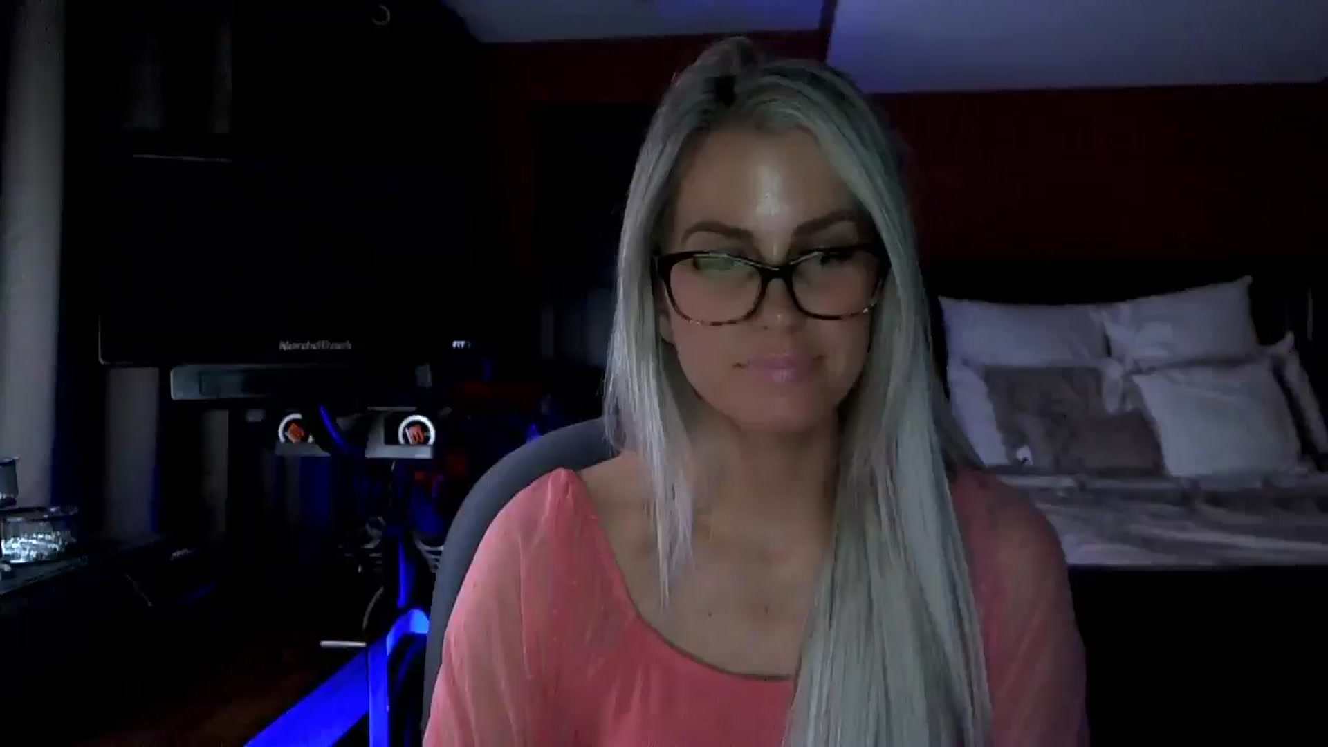 Gallery image thumbnail from Cora9's myfreecams stream on, 01/09/2026, 05:32 image 17 of 20