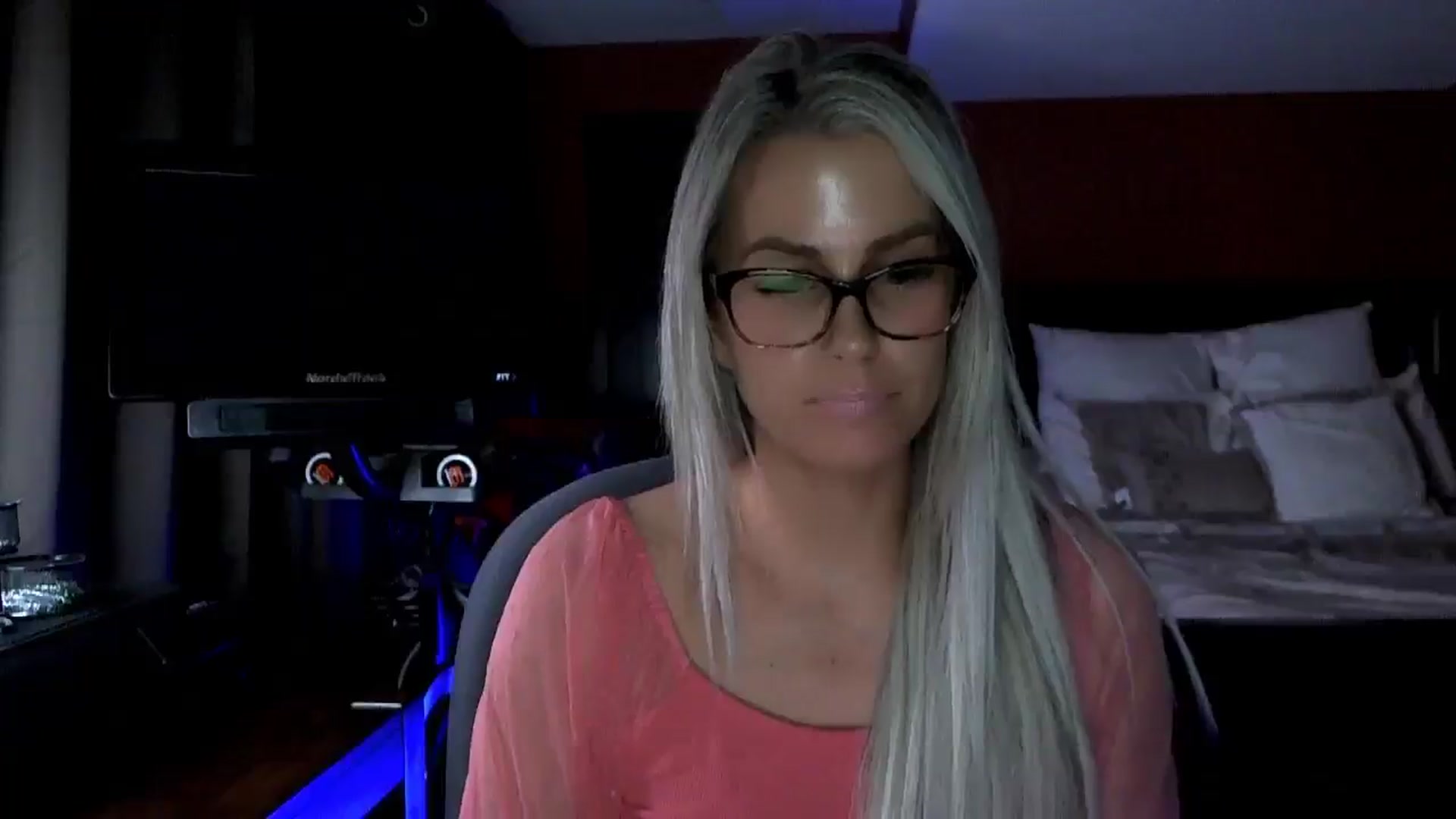 Gallery image thumbnail from Cora9's myfreecams stream on, 01/09/2026, 05:32 image 6 of 20