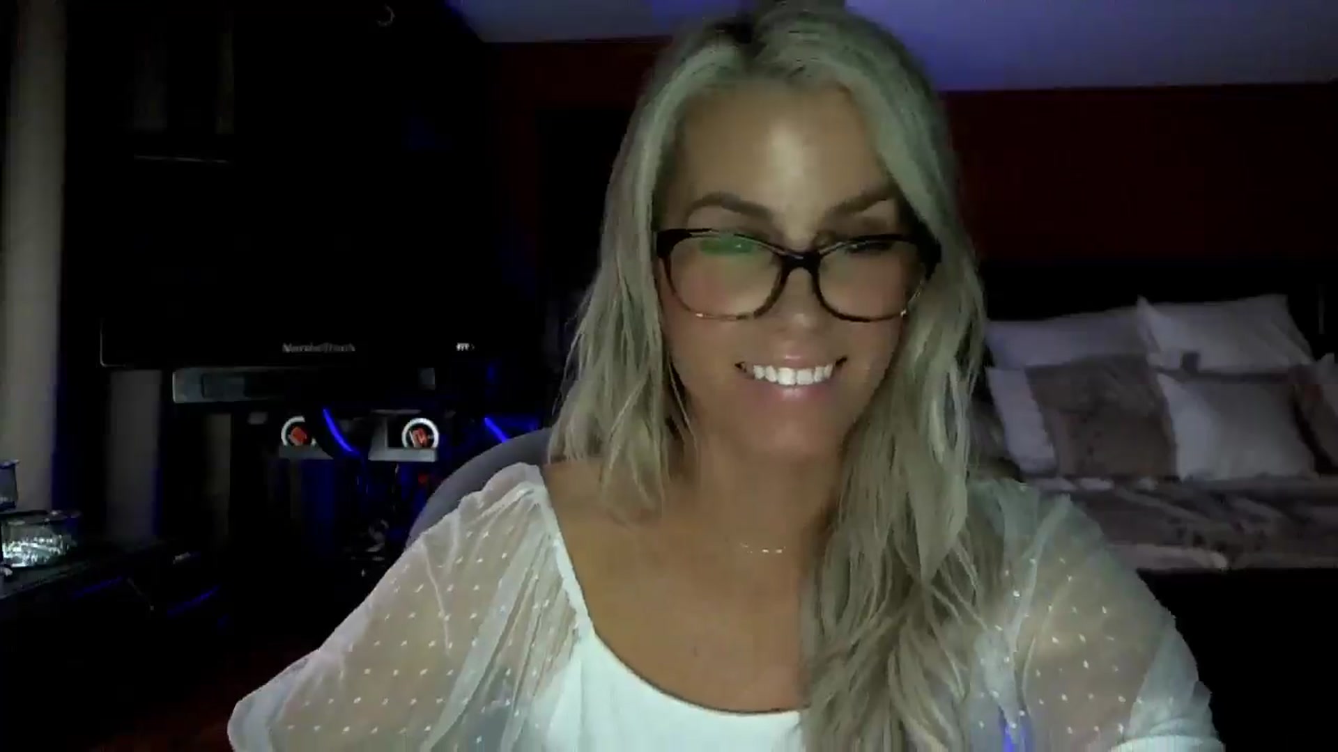 Gallery image thumbnail from Cora9's myfreecams stream on, 01/15/2026, 05:41 image 20 of 20