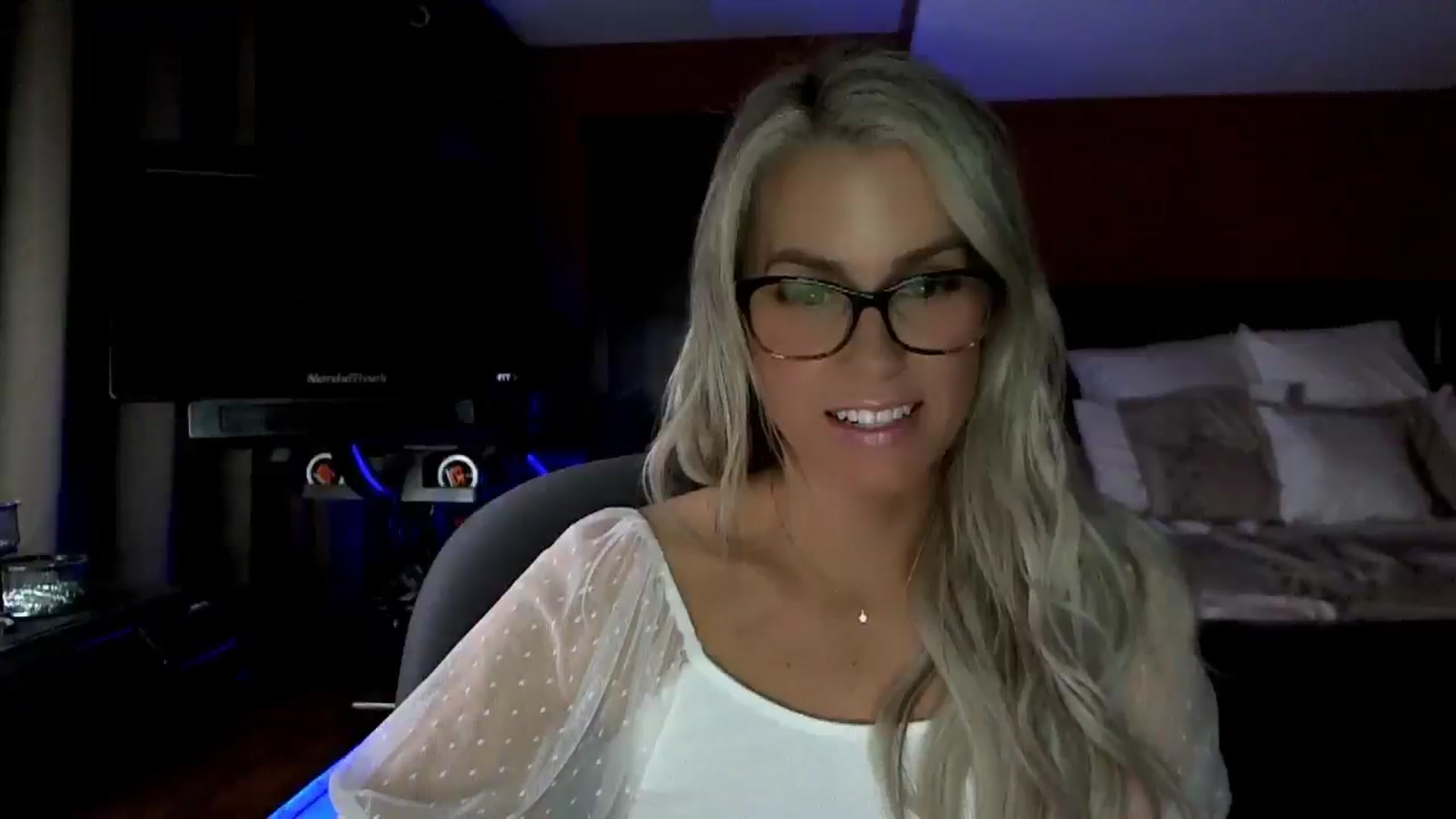 Gallery image thumbnail from Cora9's myfreecams stream on, 01/15/2026, 05:41 image 5 of 20