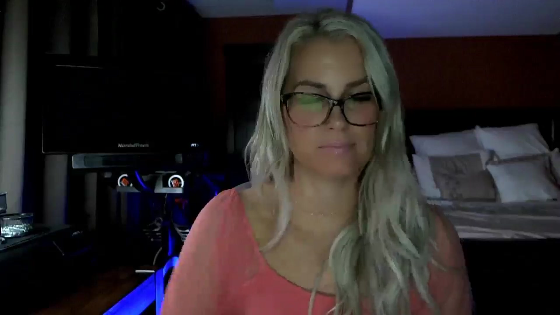 Gallery image thumbnail from Cora9's myfreecams stream on, 01/16/2026, 06:02 image 7 of 20