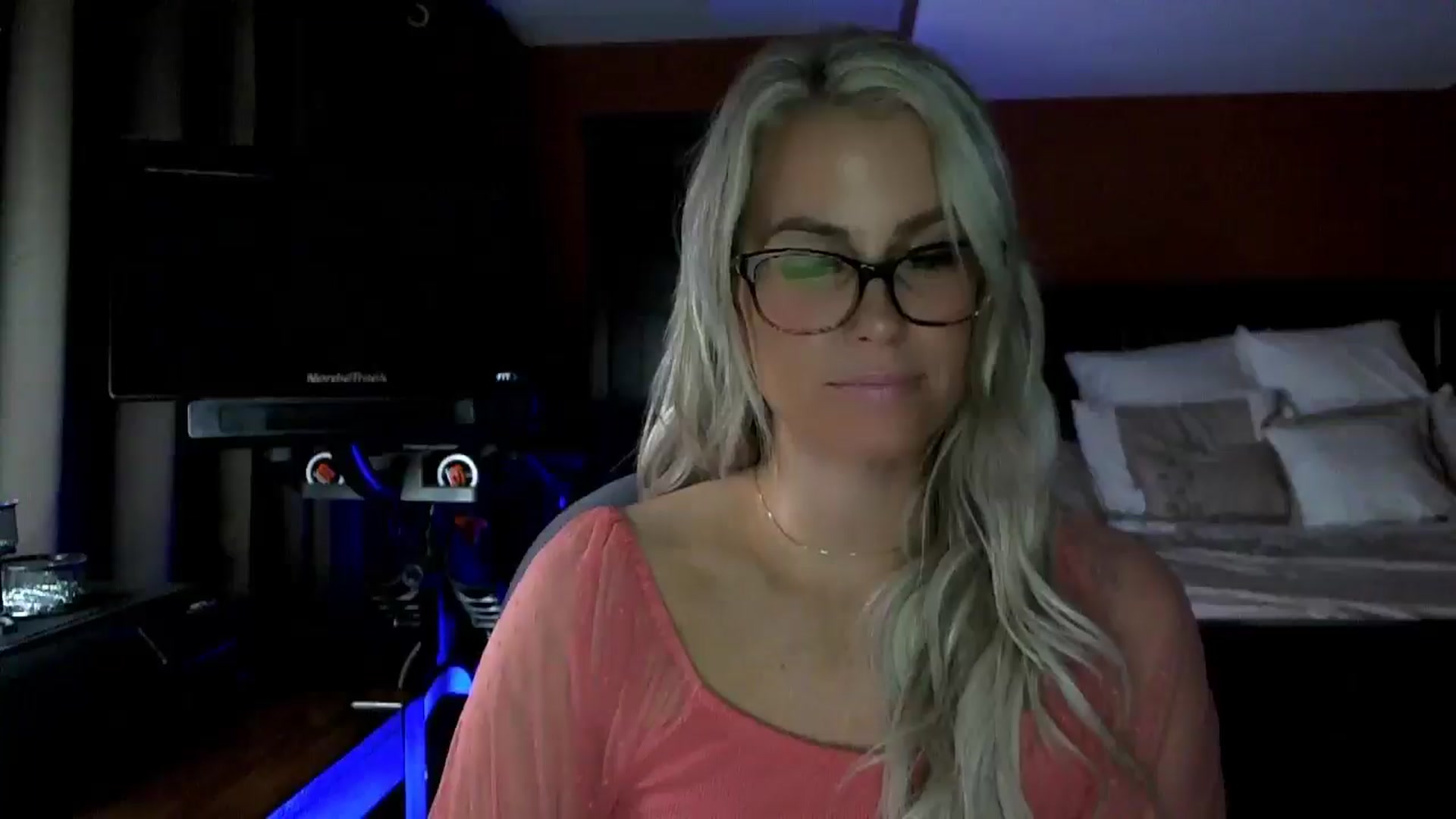 Gallery image thumbnail from Cora9's myfreecams stream on, 01/16/2026, 06:02 image 19 of 20