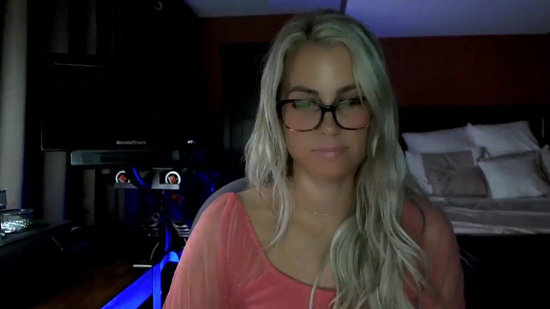 Gallery image thumbnail from Cora9's myfreecams stream on, 01/16/2026, 06:02 image 12 of 20