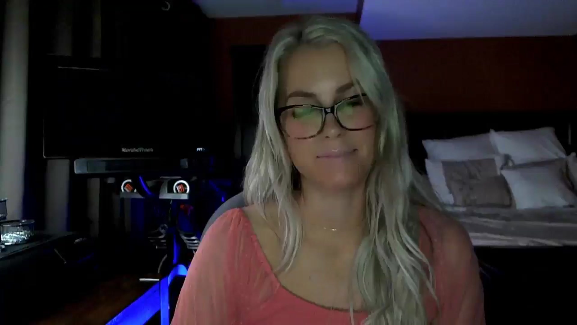 Gallery image thumbnail from Cora9's myfreecams stream on, 01/16/2026, 06:02 image 13 of 20