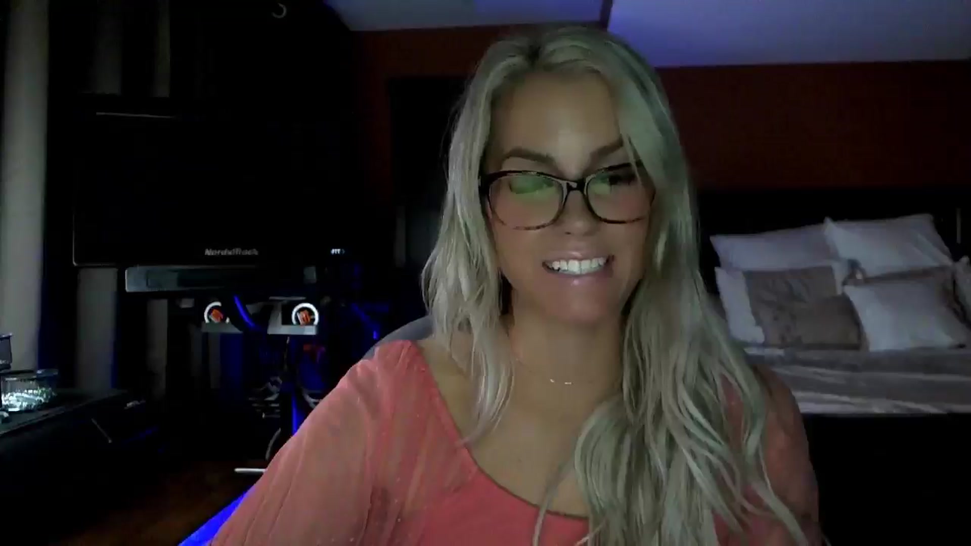 Gallery image thumbnail from Cora9's myfreecams stream on, 01/16/2026, 06:02 image 9 of 20