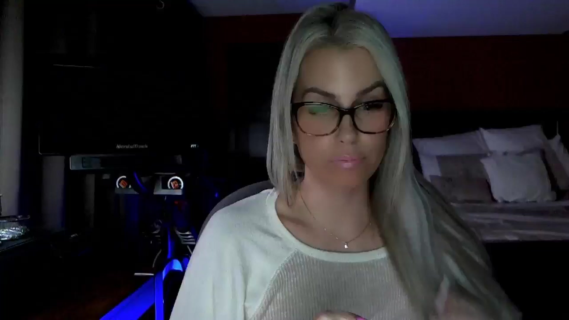 Gallery image thumbnail from Cora9's myfreecams stream on, 01/21/2026, 05:56 image 1 of 20