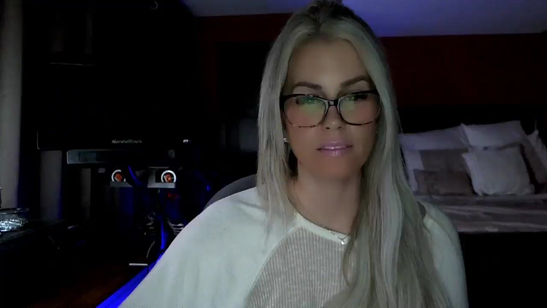 Gallery image thumbnail from Cora9's myfreecams stream on, 01/21/2026, 05:56 image 11 of 20