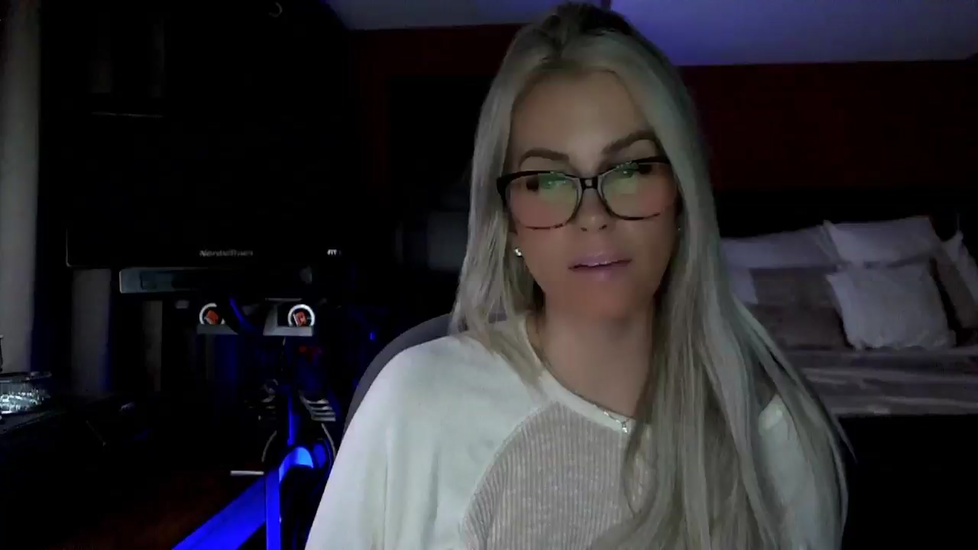 Gallery image thumbnail from Cora9's myfreecams stream on, 01/21/2026, 05:56 image 13 of 20