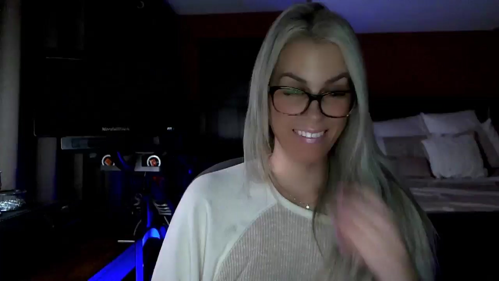 Gallery image thumbnail from Cora9's myfreecams stream on, 01/21/2026, 05:56 image 7 of 20