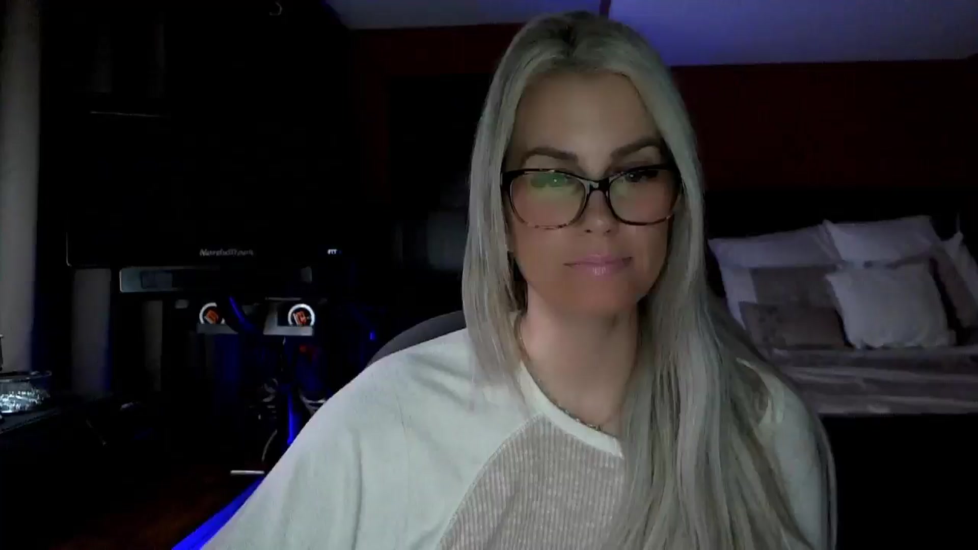 Gallery image thumbnail from Cora9's myfreecams stream on, 01/21/2026, 05:56 image 6 of 20