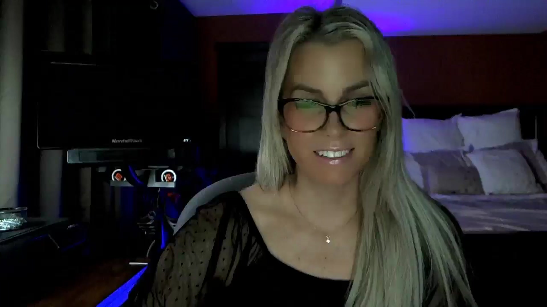Gallery image thumbnail from Cora9's myfreecams stream on, 02/05/2026, 06:04 image 3 of 20