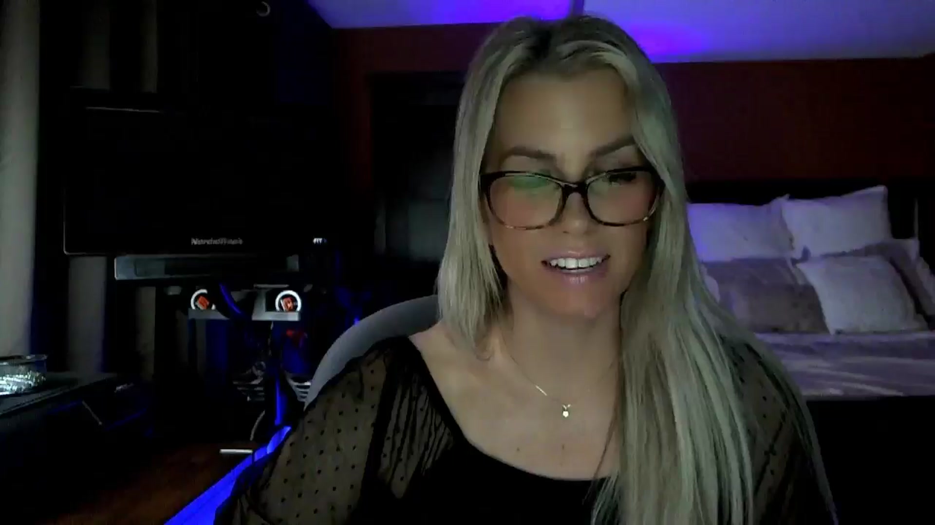 Gallery image thumbnail from Cora9's myfreecams stream on, 02/05/2026, 06:04 image 14 of 20