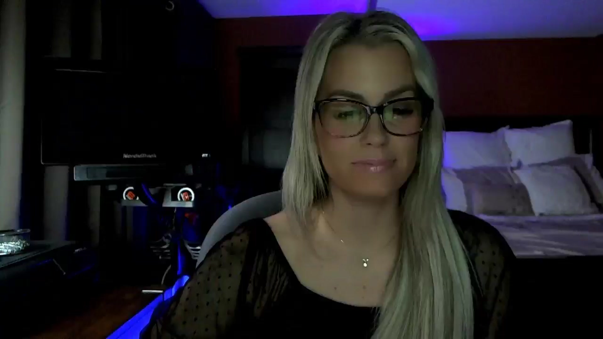 Gallery image thumbnail from Cora9's myfreecams stream on, 02/05/2026, 06:04 image 17 of 20