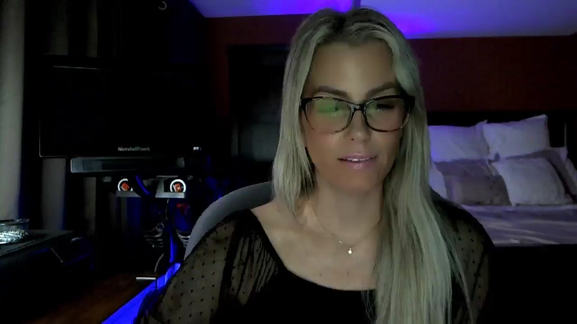 Gallery image thumbnail from Cora9's myfreecams stream on, 02/05/2026, 06:04 image 15 of 20