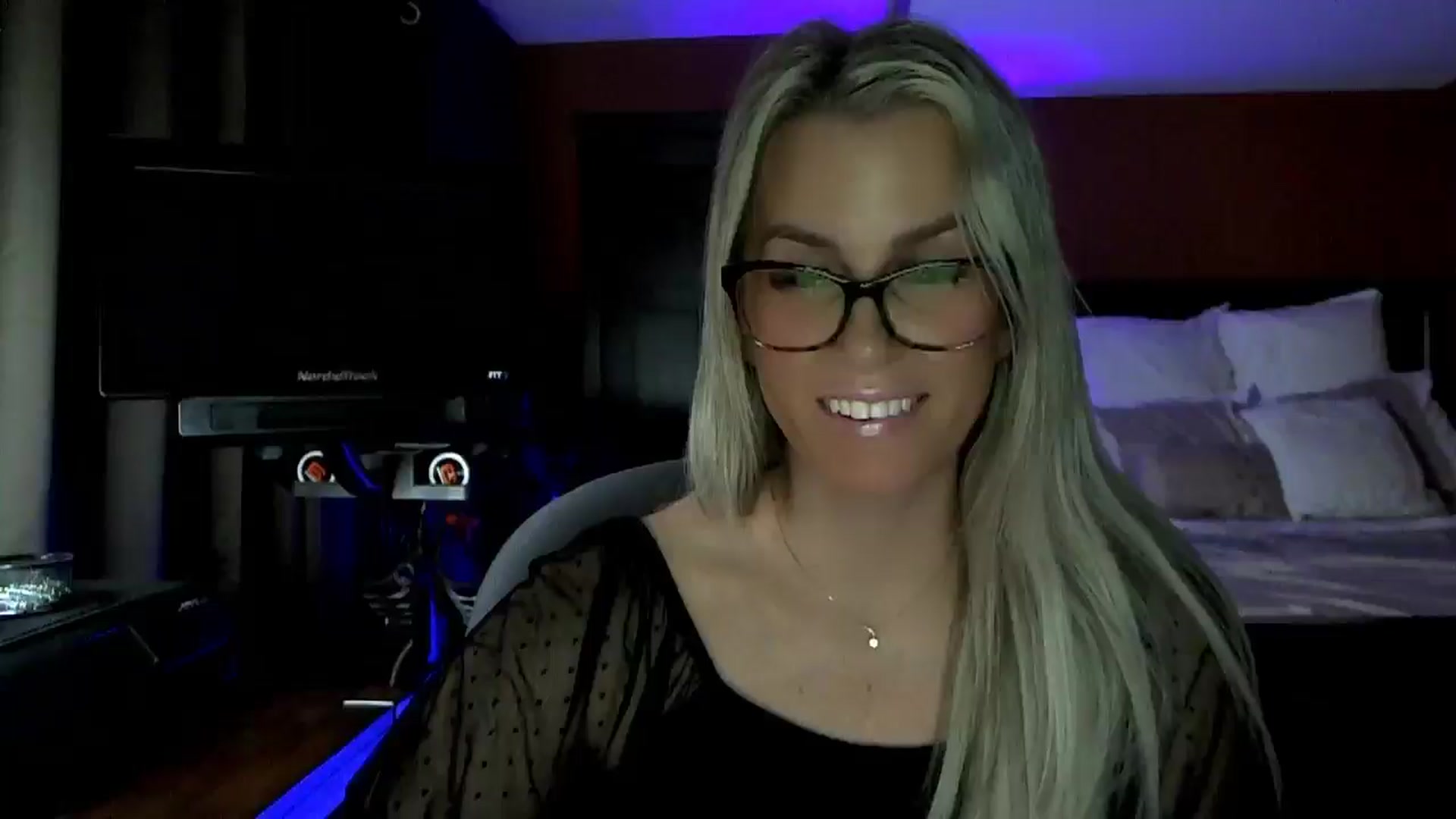 Gallery image thumbnail from Cora9's myfreecams stream on, 02/05/2026, 06:04 image 4 of 20