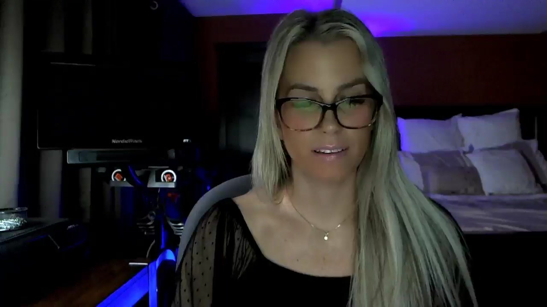 Gallery image thumbnail from Cora9's myfreecams stream on, 02/05/2026, 06:04 image 11 of 20