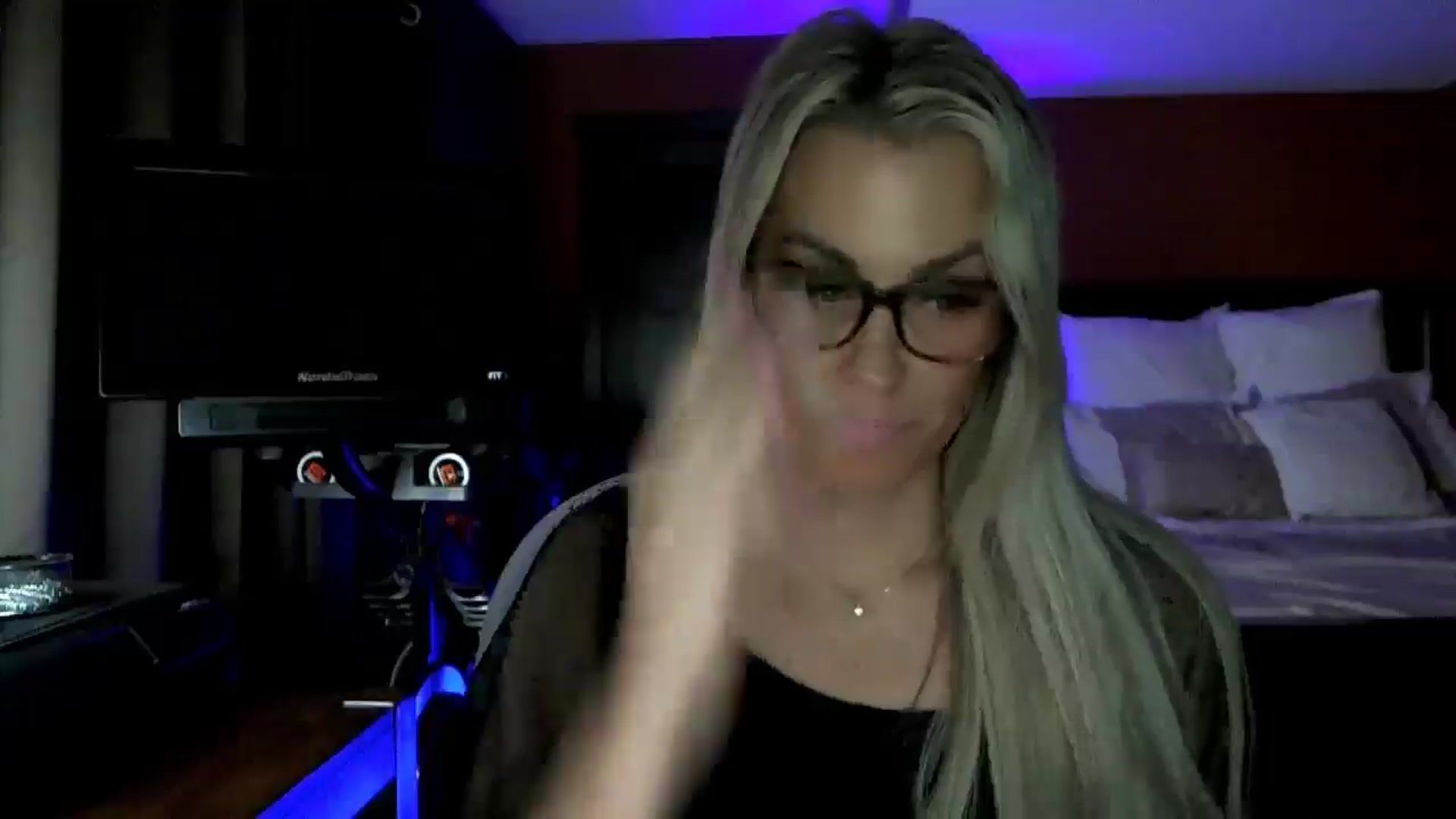 Gallery image thumbnail from Cora9's myfreecams stream on, 02/05/2026, 06:04 image 13 of 20
