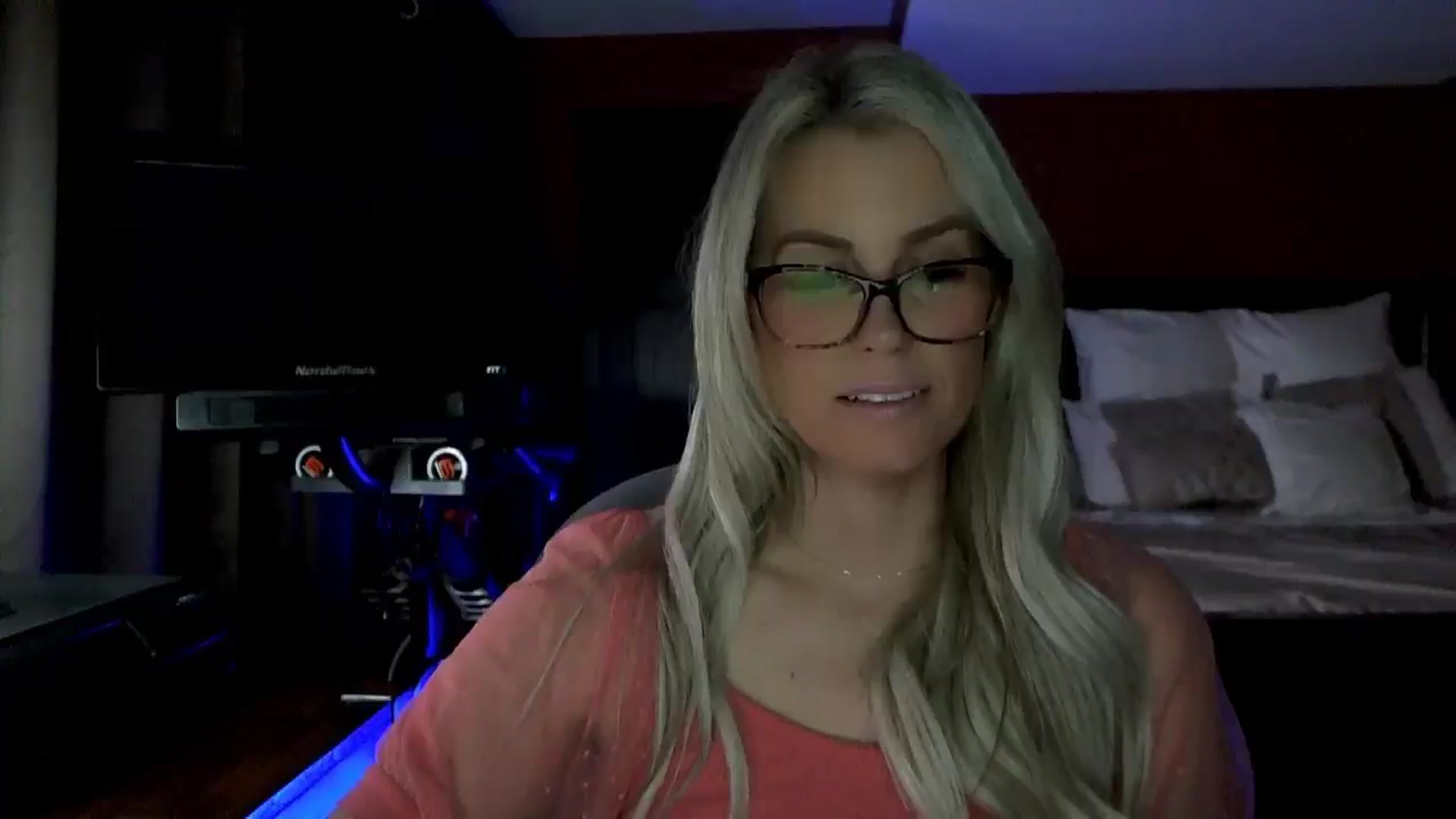 Gallery image thumbnail from Cora9's myfreecams stream on, 02/10/2026, 07:07 image 19 of 20