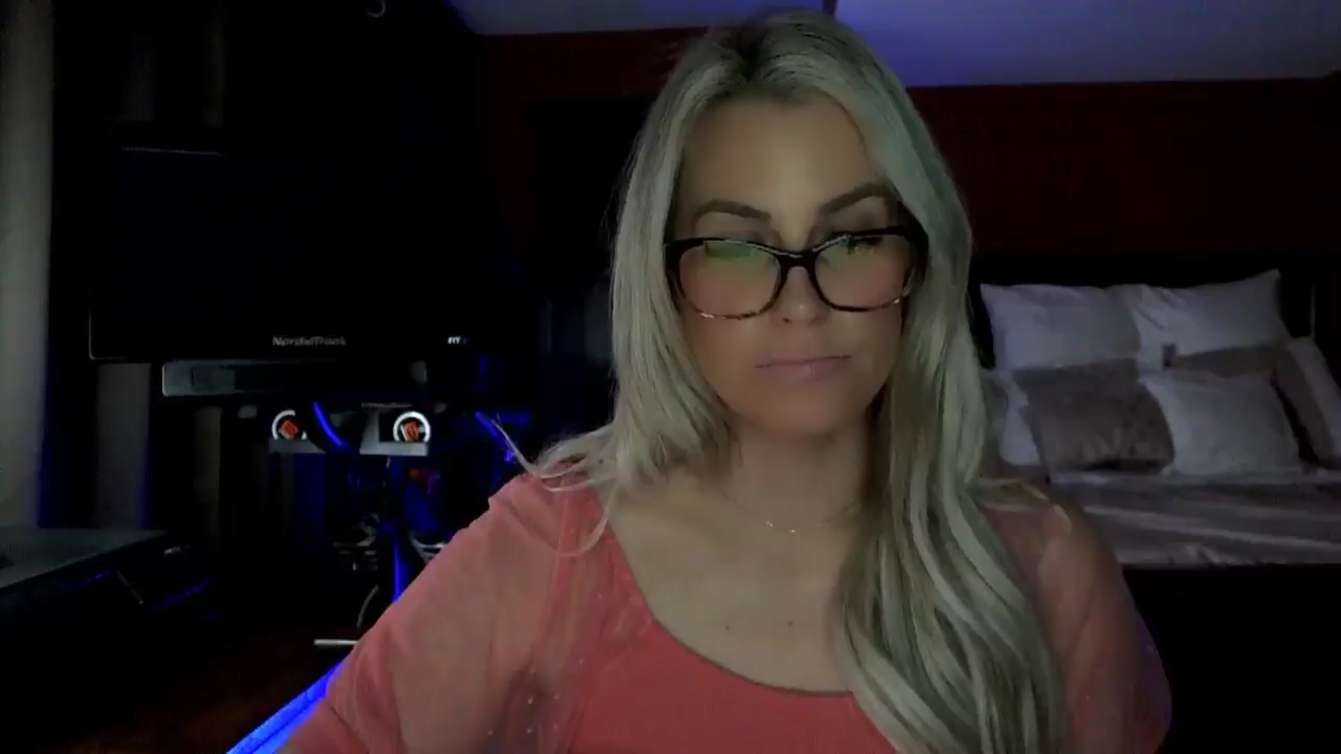 Gallery image thumbnail from Cora9's myfreecams stream on, 02/10/2026, 07:07 image 17 of 20