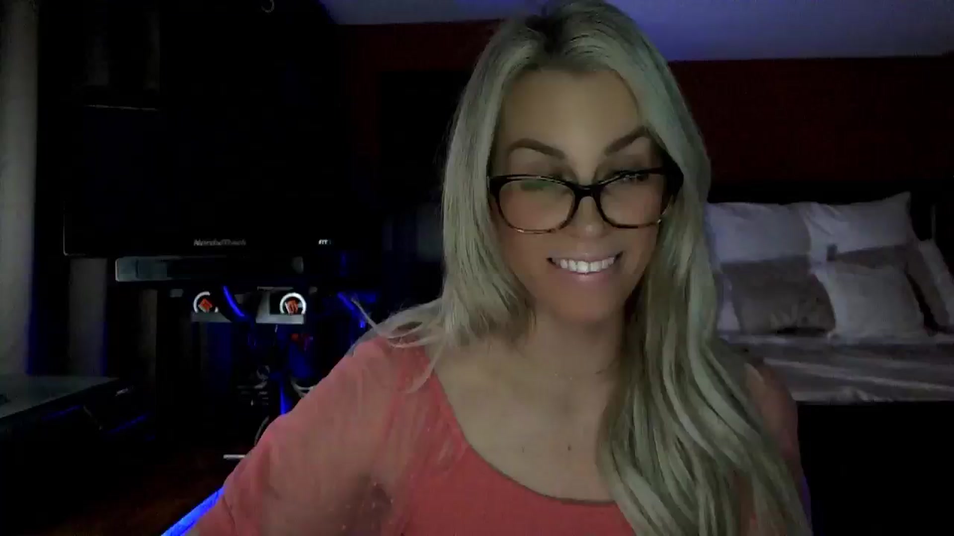 Gallery image thumbnail from Cora9's myfreecams stream on, 02/10/2026, 07:07 image 16 of 20