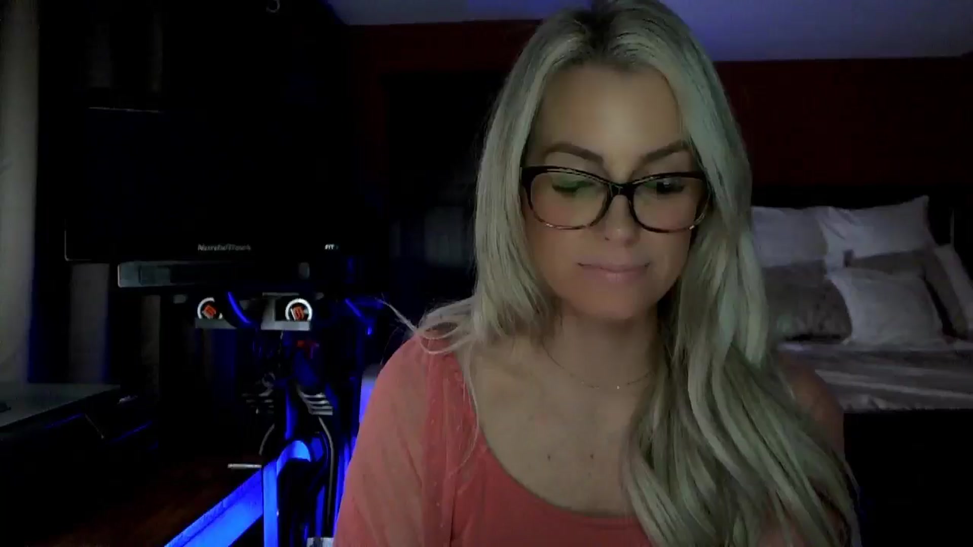 Gallery image thumbnail from Cora9's myfreecams stream on, 02/10/2026, 07:07 image 18 of 20