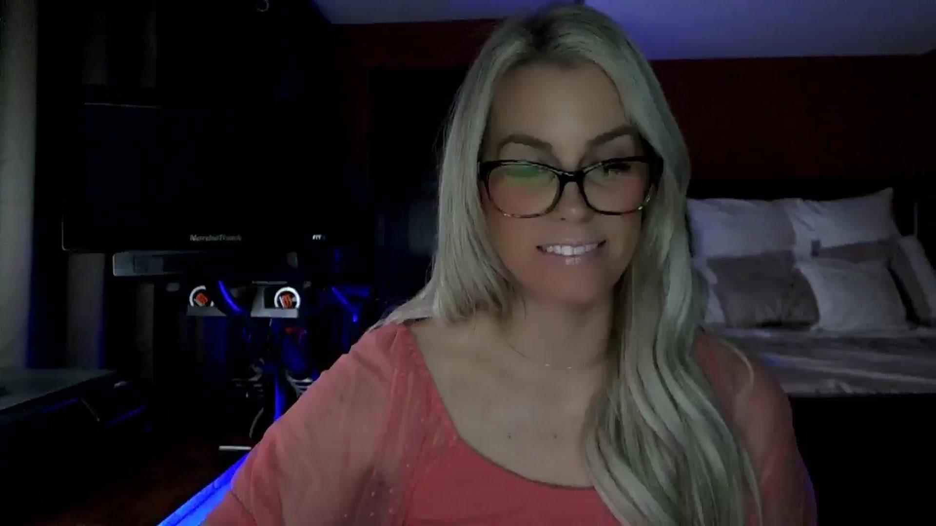 Gallery image thumbnail from Cora9's myfreecams stream on, 02/10/2026, 07:07 image 12 of 20
