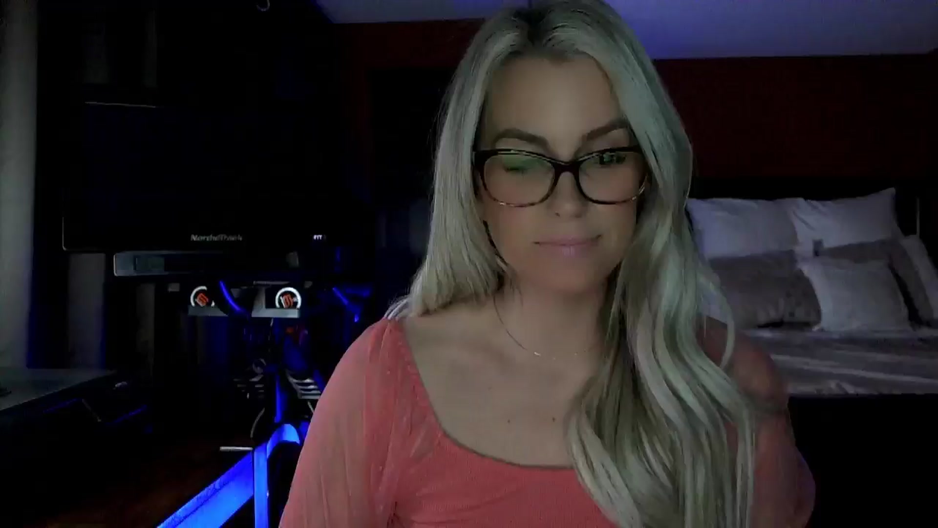 Gallery image thumbnail from Cora9's myfreecams stream on, 02/10/2026, 07:07 image 1 of 20
