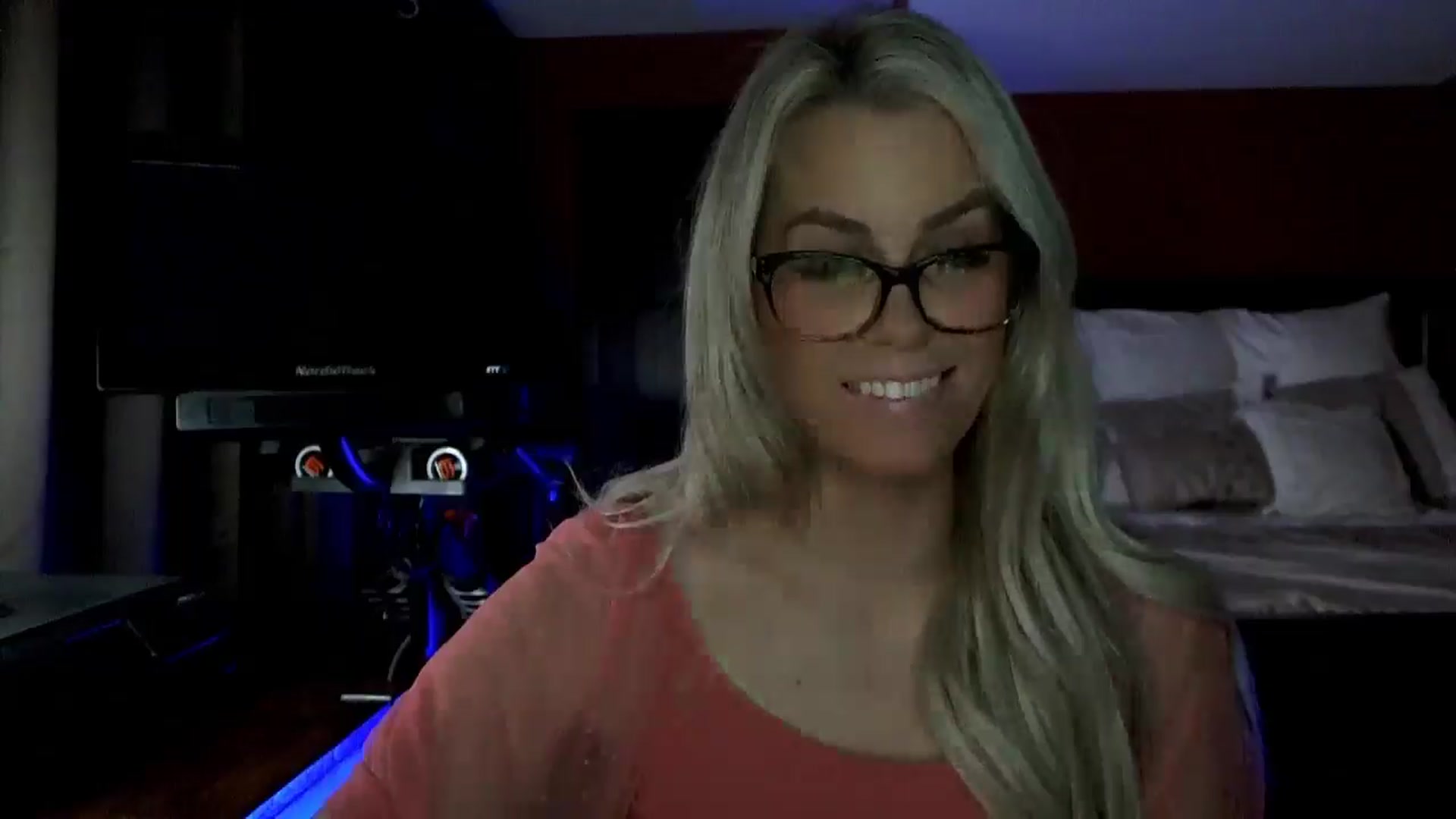 Gallery image thumbnail from Cora9's myfreecams stream on, 02/10/2026, 07:07 image 15 of 20