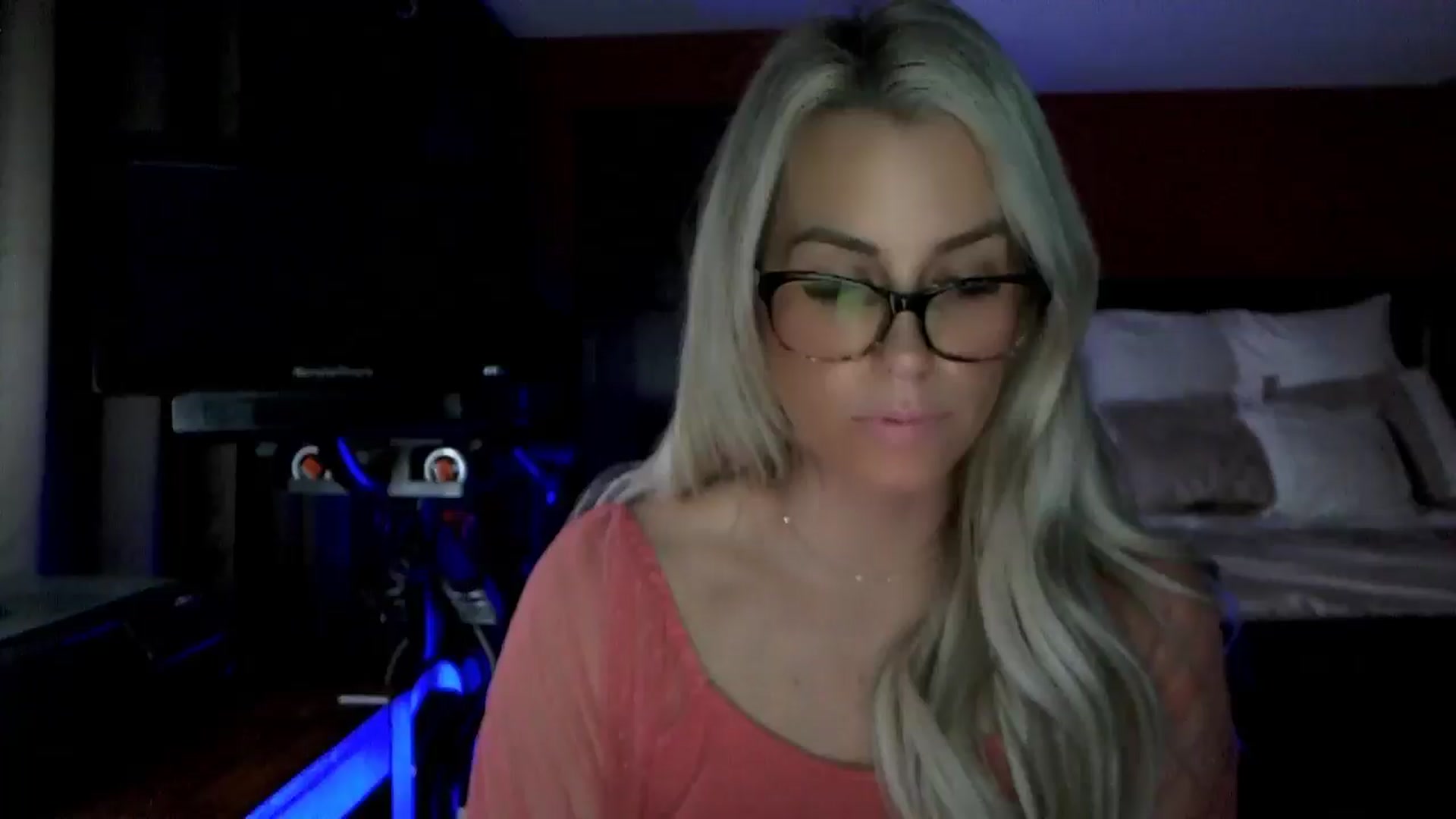 Gallery image thumbnail from Cora9's myfreecams stream on, 02/10/2026, 07:07 image 6 of 20