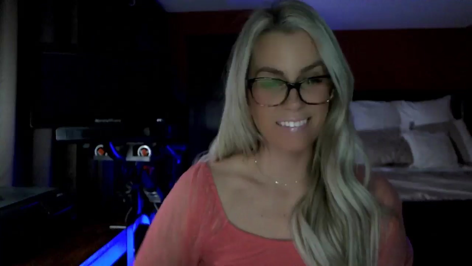 Gallery image thumbnail from Cora9's myfreecams stream on, 02/10/2026, 07:07 image 3 of 20