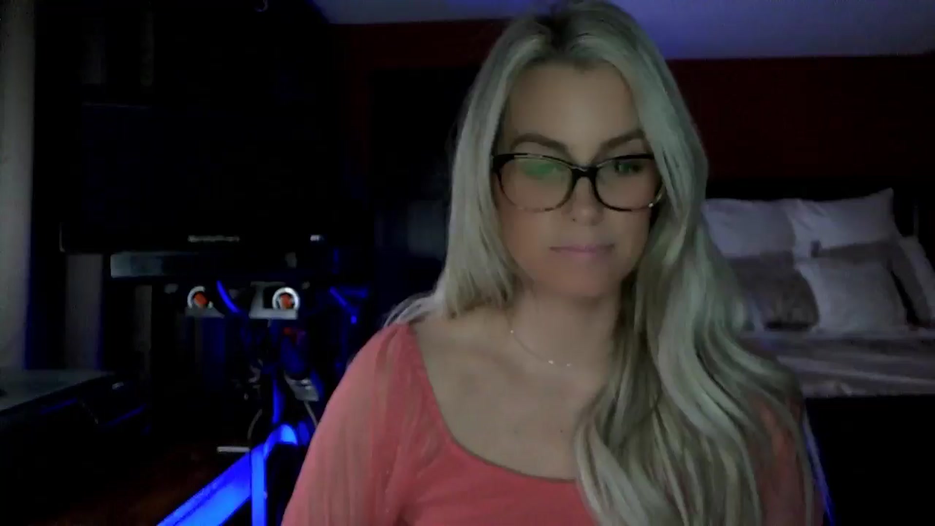 Gallery image thumbnail from Cora9's myfreecams stream on, 02/10/2026, 07:07 image 4 of 20