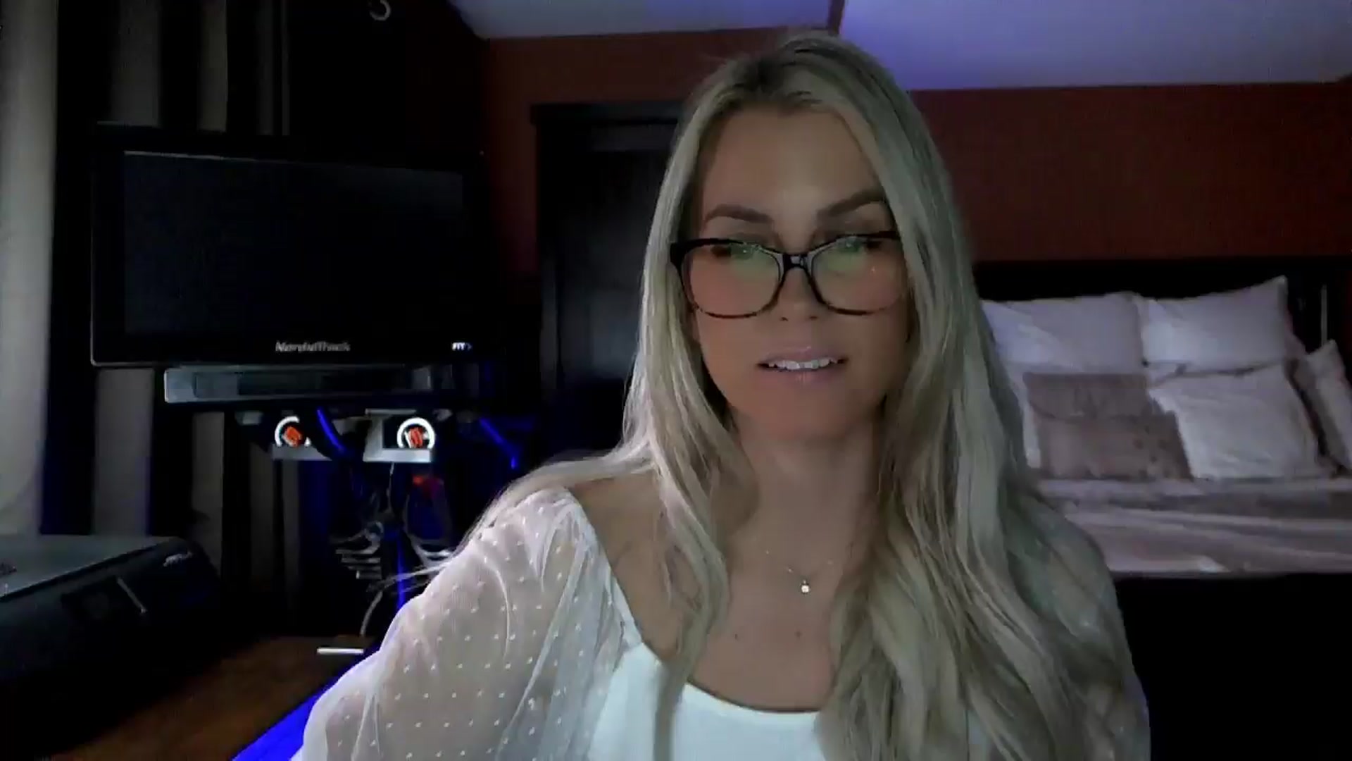 Gallery image thumbnail from Cora9's myfreecams stream on, 02/12/2026, 04:55 image 20 of 20
