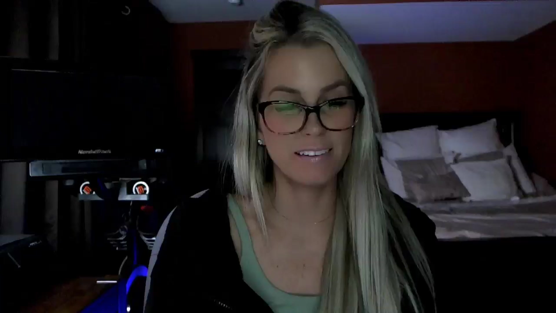 Gallery image thumbnail from Cora9's myfreecams stream on, 02/17/2026, 05:42 image 1 of 20