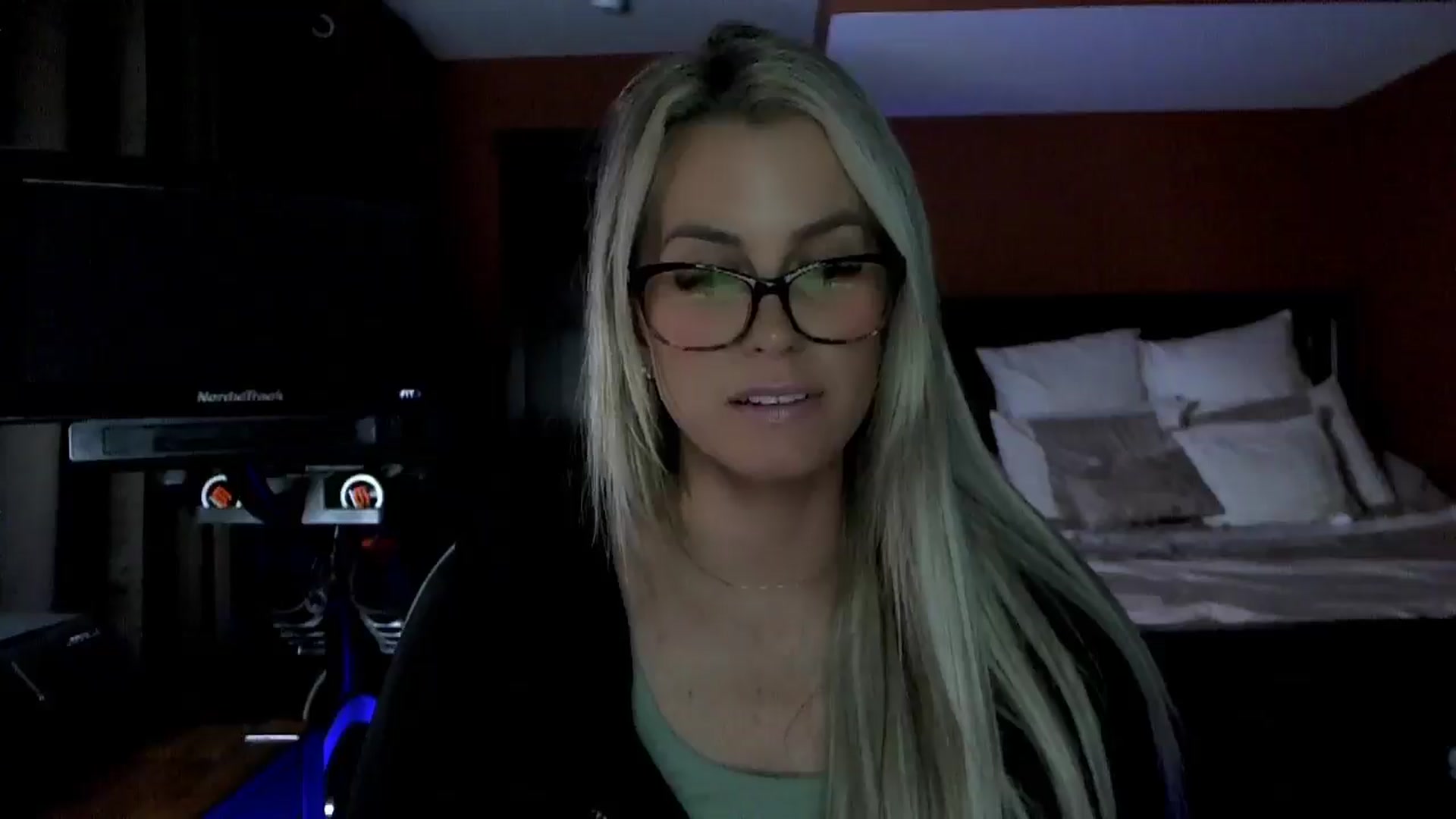 Gallery image thumbnail from Cora9's myfreecams stream on, 02/17/2026, 05:42 image 18 of 20