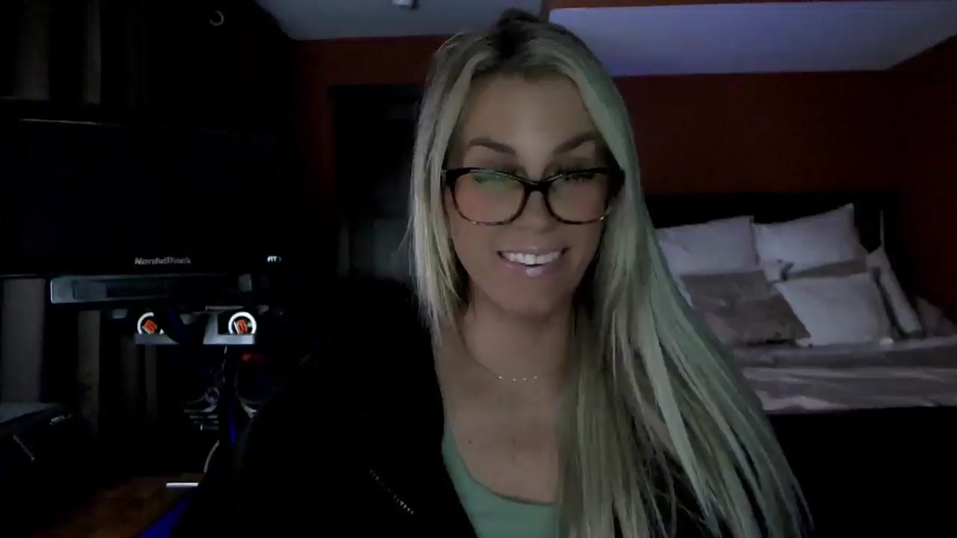 Gallery image thumbnail from Cora9's myfreecams stream on, 02/17/2026, 05:42 image 14 of 20