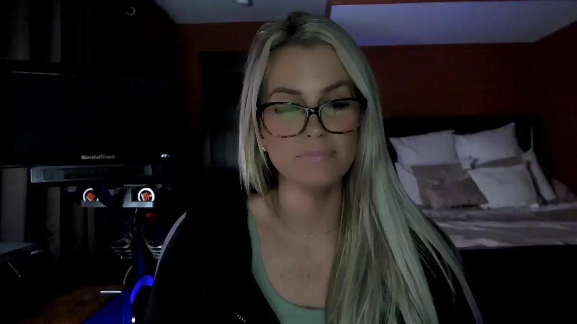 Gallery image thumbnail from Cora9's myfreecams stream on, 02/17/2026, 05:42 image 5 of 20