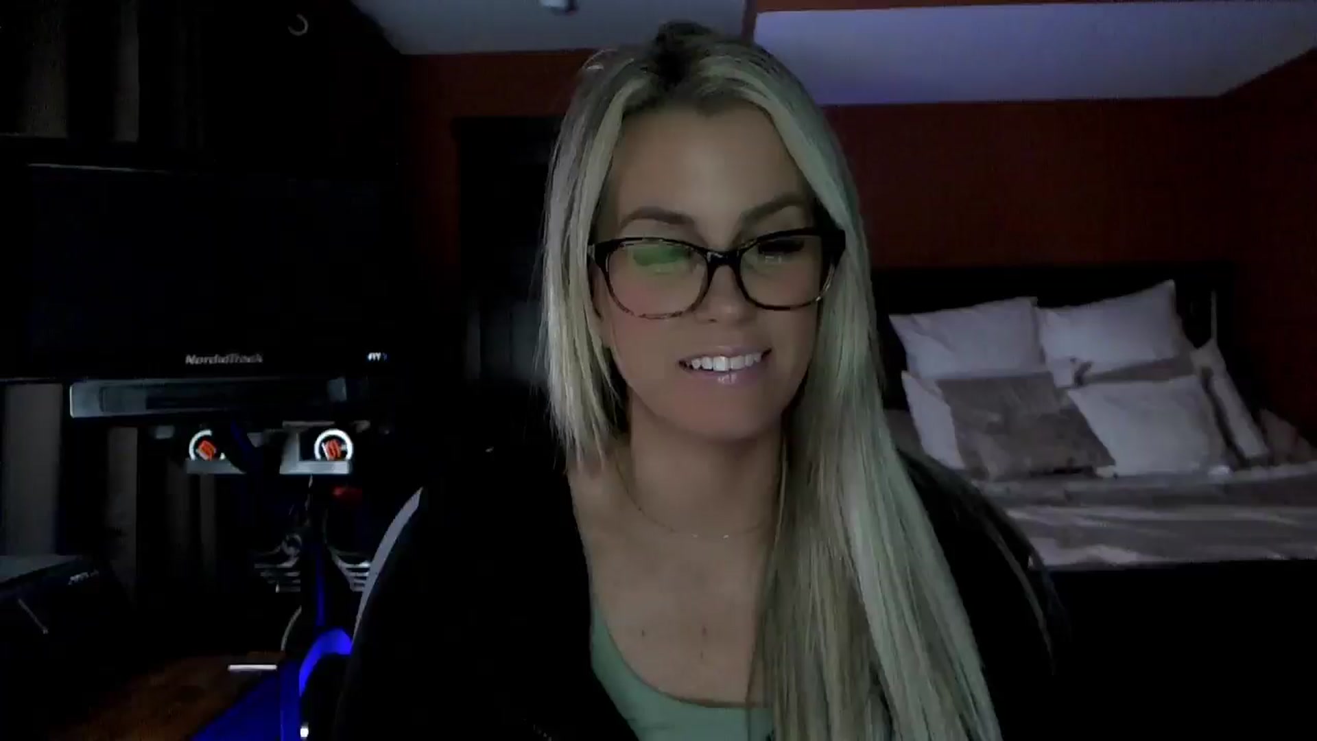 Gallery image thumbnail from Cora9's myfreecams stream on, 02/17/2026, 05:42 image 7 of 20