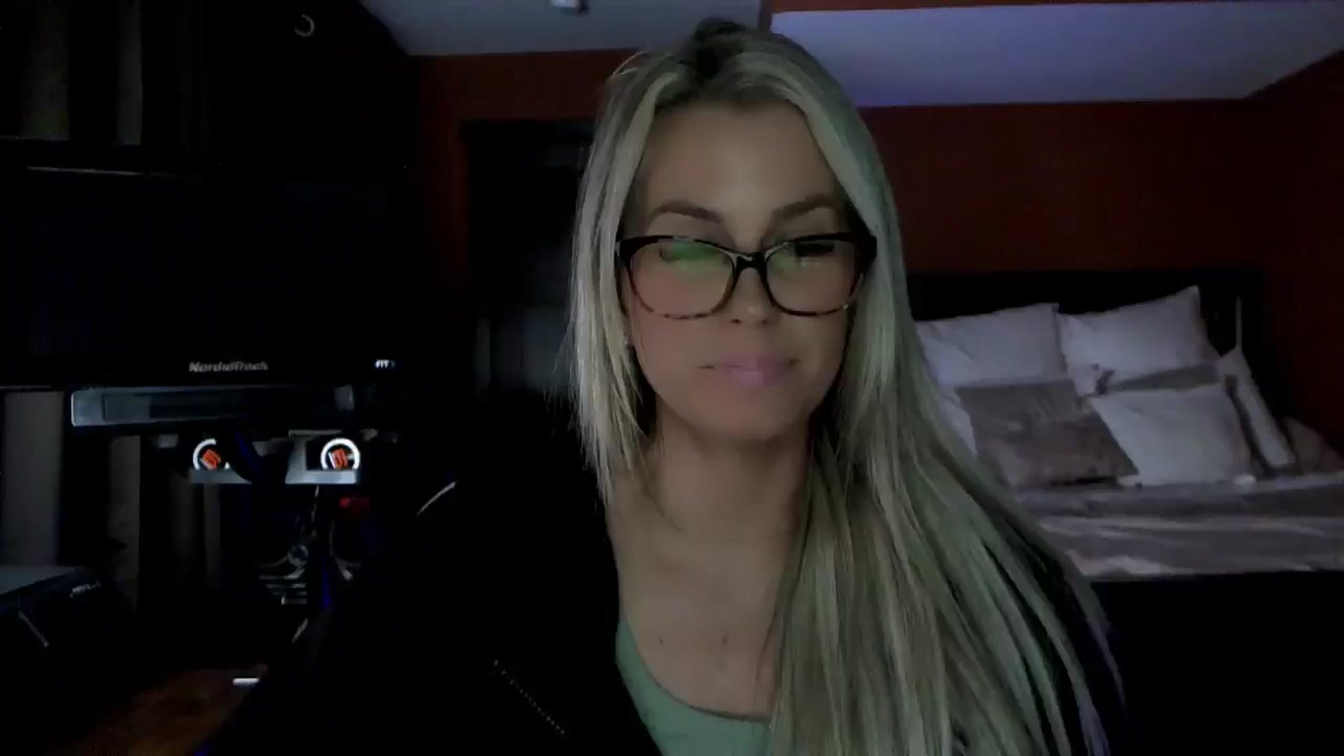 Gallery image thumbnail from Cora9's myfreecams stream on, 02/17/2026, 05:42 image 12 of 20