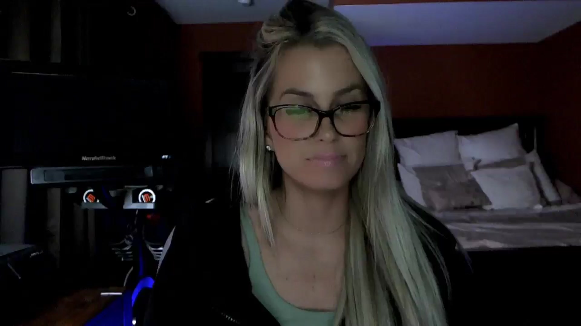 Gallery image thumbnail from Cora9's myfreecams stream on, 02/17/2026, 05:42 image 2 of 20