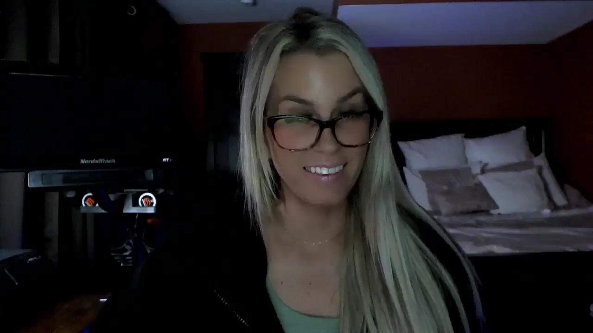 Gallery image thumbnail from Cora9's myfreecams stream on, 02/17/2026, 05:42 image 17 of 20