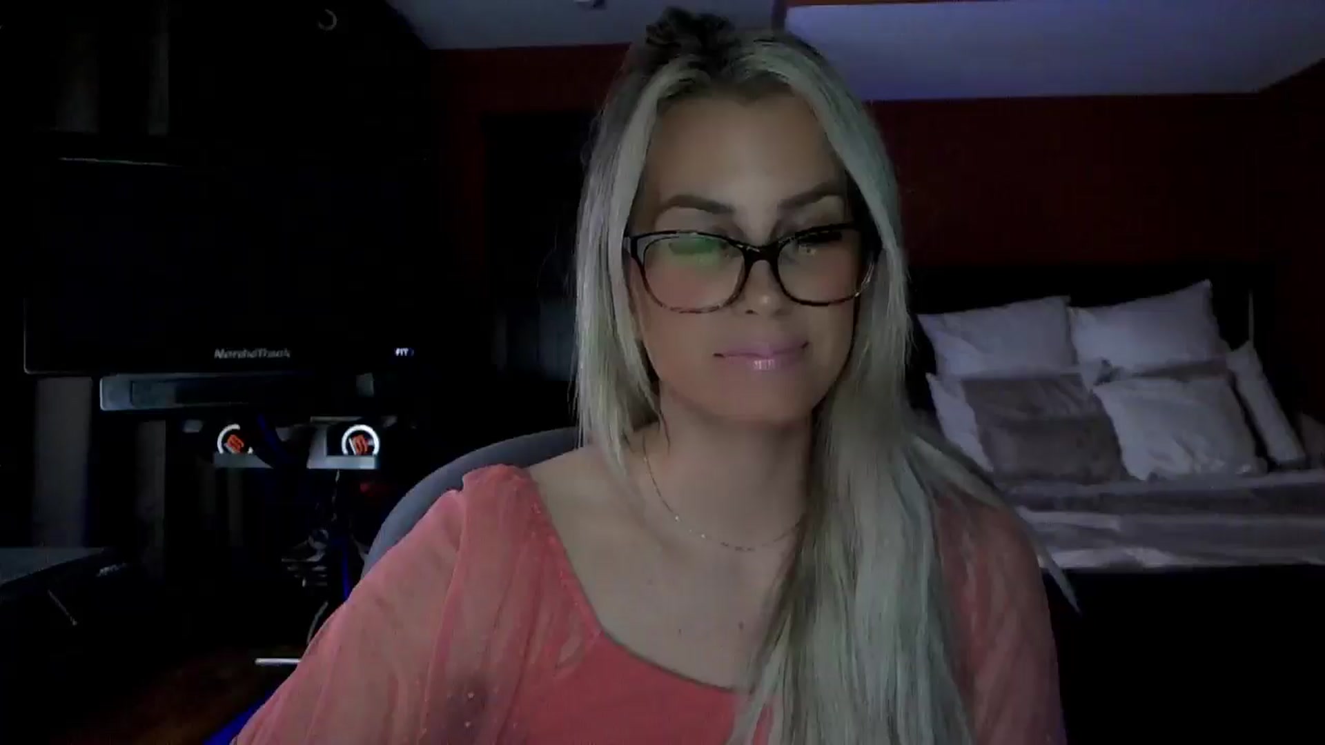 Gallery image thumbnail from Cora9's myfreecams stream on, 02/18/2026, 05:36 image 2 of 20