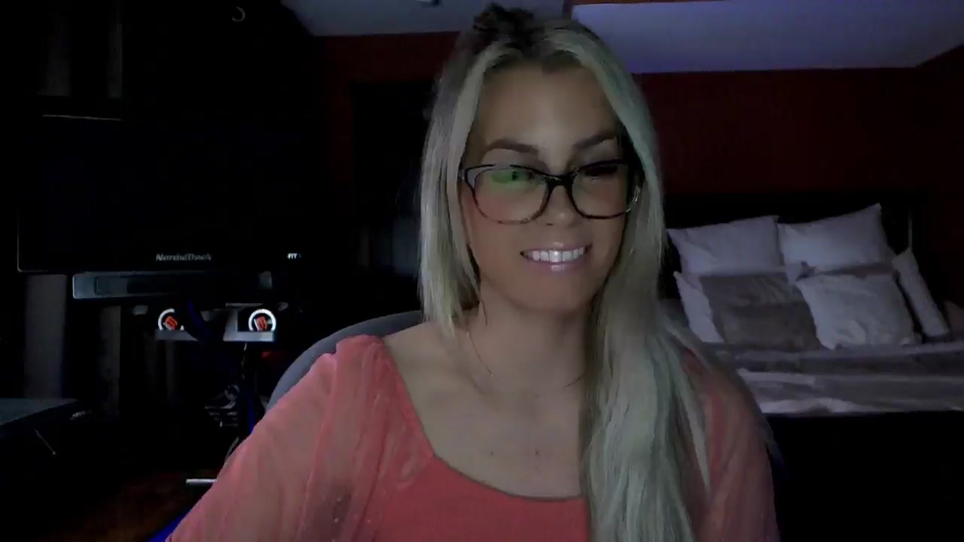 Gallery image thumbnail from Cora9's myfreecams stream on, 02/18/2026, 05:36 image 8 of 20