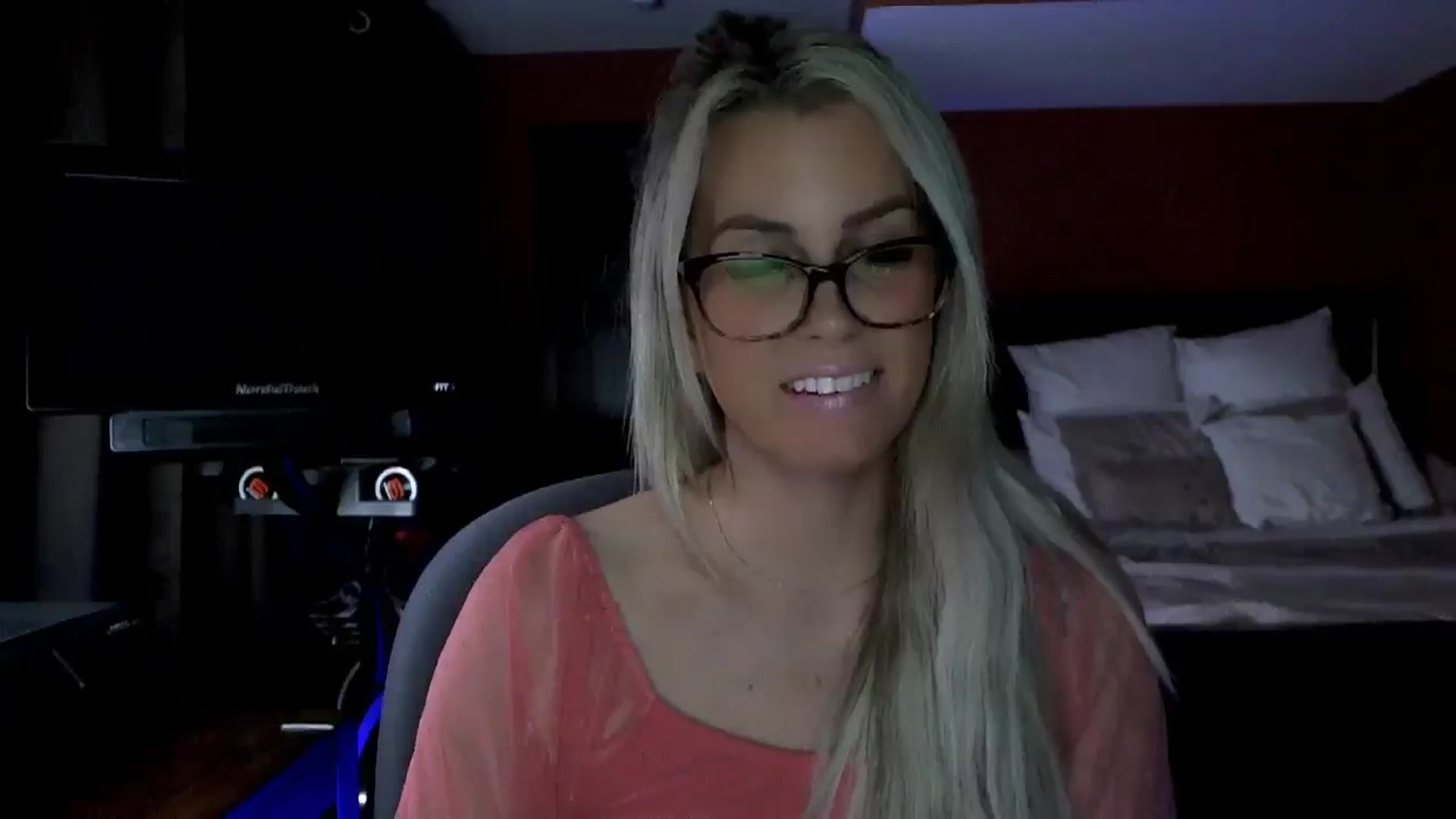 Gallery image thumbnail from Cora9's myfreecams stream on, 02/18/2026, 05:36 image 4 of 20