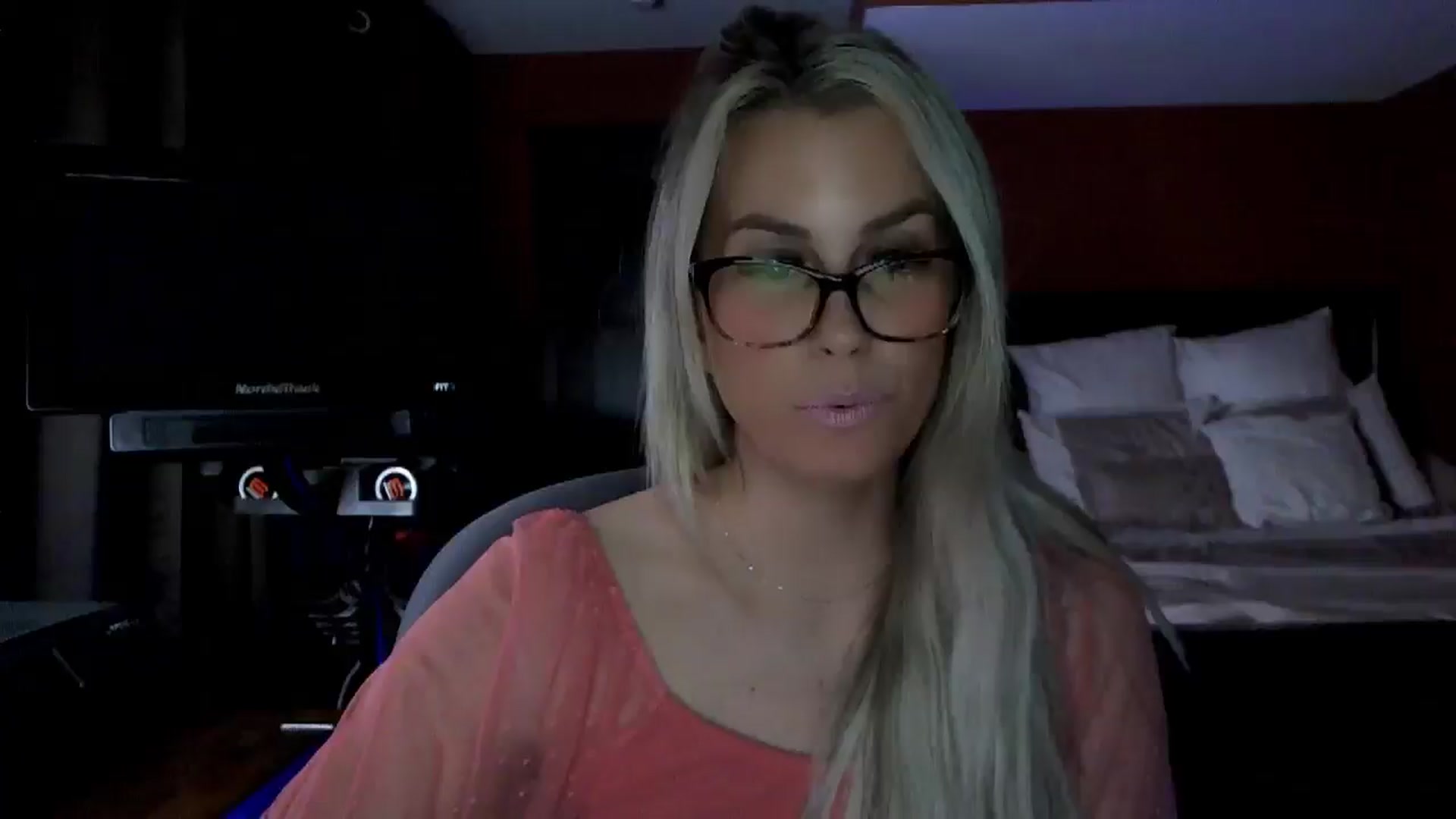 Gallery image thumbnail from Cora9's myfreecams stream on, 02/18/2026, 05:36 image 1 of 20
